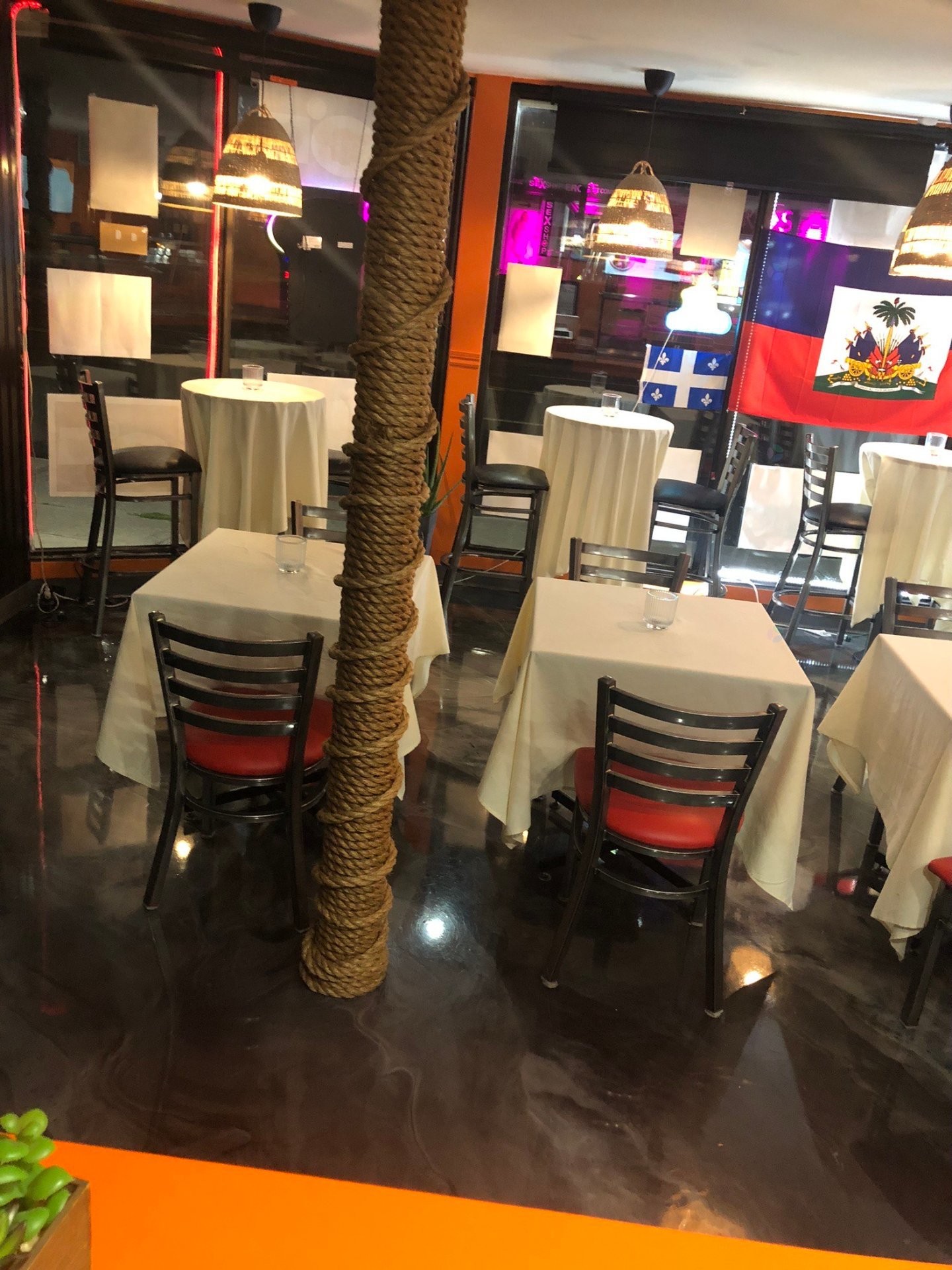 









2177


Ch. de Chambly

, 1,
Longueuil (Le Vieux-Longueuil),




QC
J4J3Z2

