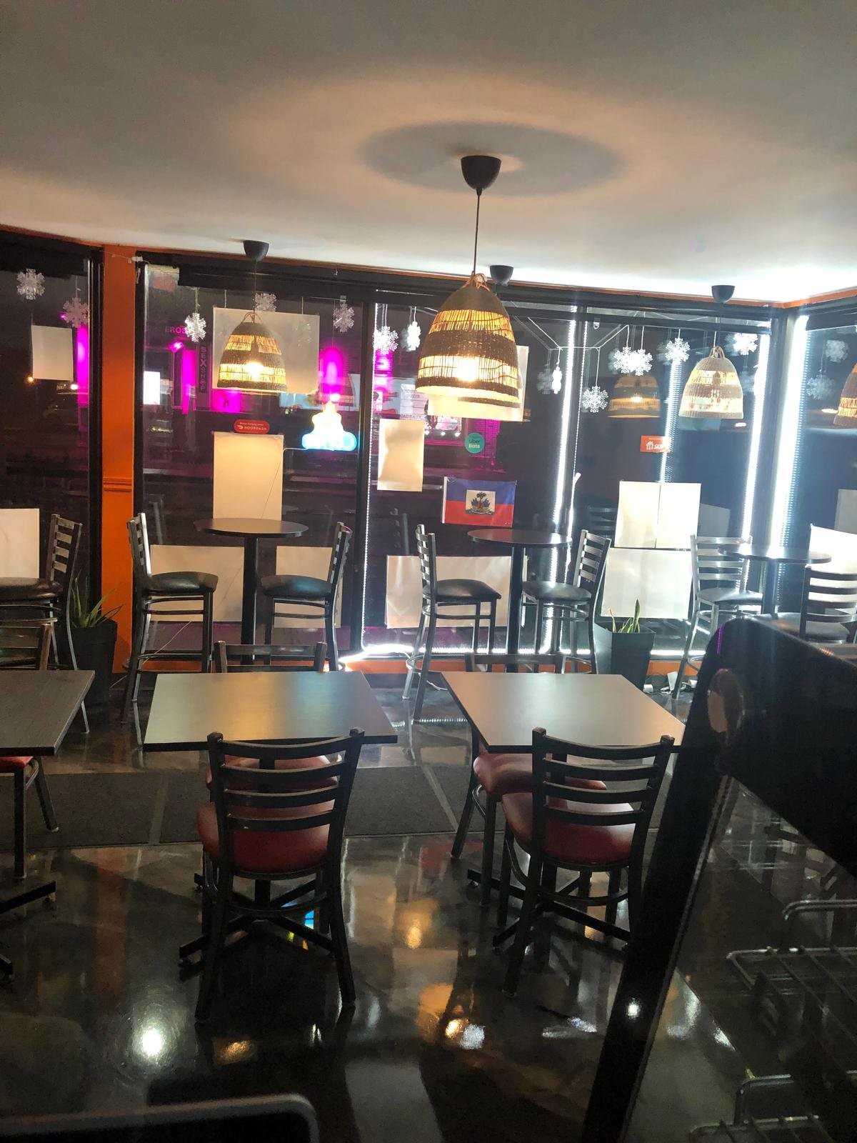 









2177


Ch. de Chambly

, 1,
Longueuil (Le Vieux-Longueuil),




QC
J4J3Z2

