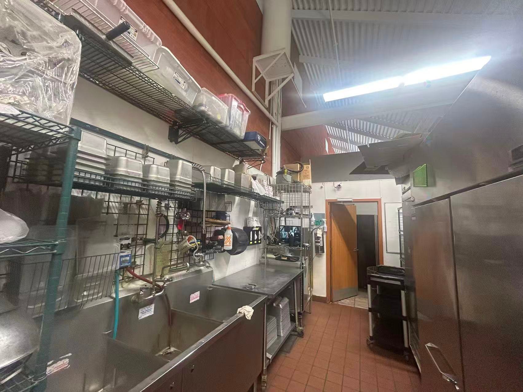 









4625


Rue St-Antoine O.

,
Montréal (Le Sud-Ouest),




QC
H4C1E2

