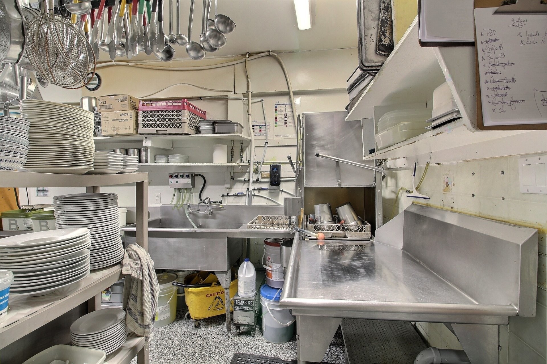 









734


13e Avenue N.

,
Sherbrooke (Fleurimont),




QC
J1E3L7

