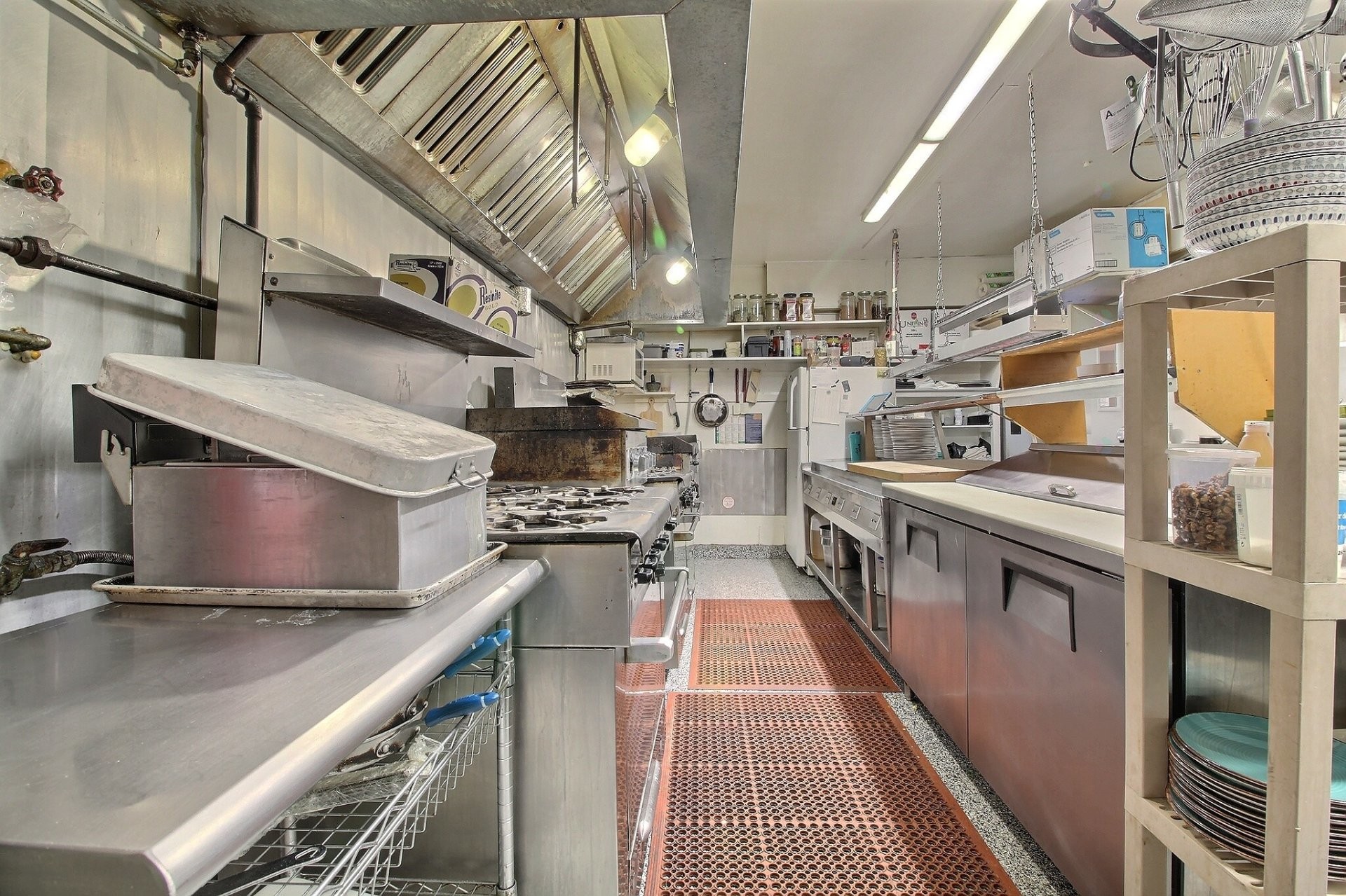 









734


13e Avenue N.

,
Sherbrooke (Fleurimont),




QC
J1E3L7

