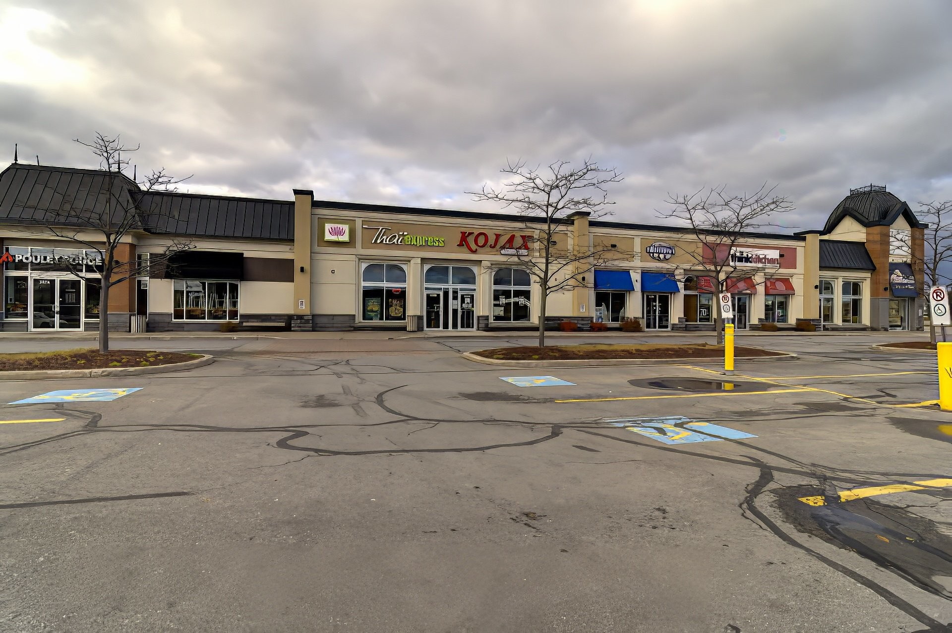 









3484


Av. des Grandes Tourelles

,
Boisbriand,




QC
J7H0A2

