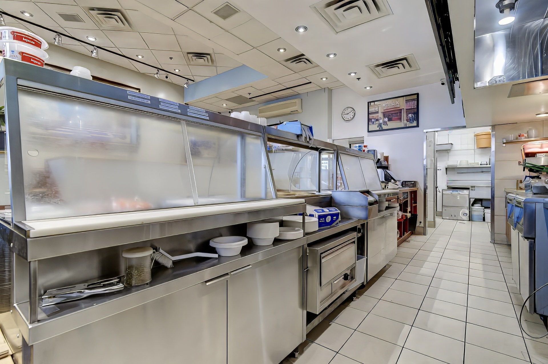 









3484


Av. des Grandes Tourelles

,
Boisbriand,




QC
J7H0A2

