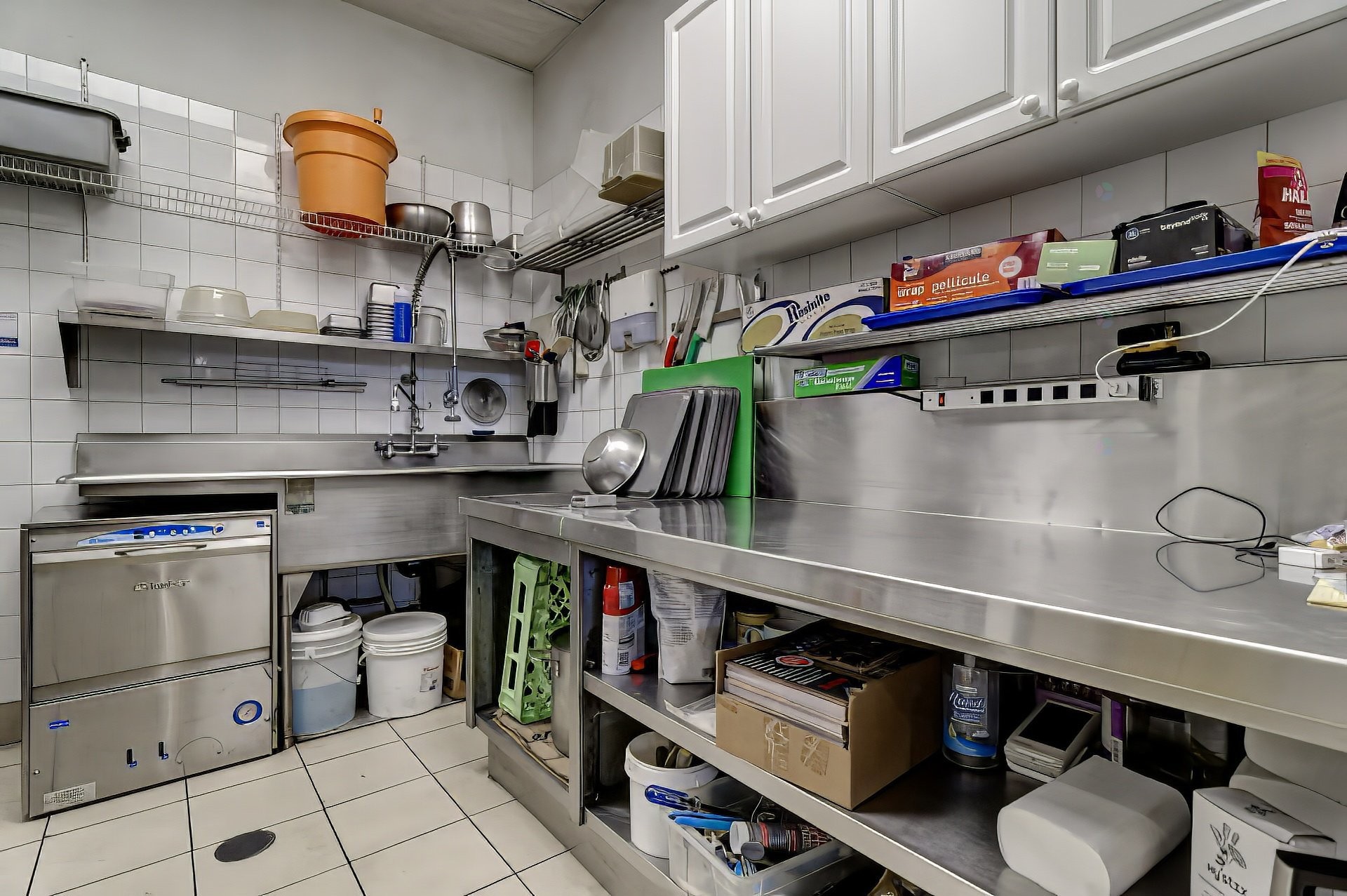 









3484


Av. des Grandes Tourelles

,
Boisbriand,




QC
J7H0A2

