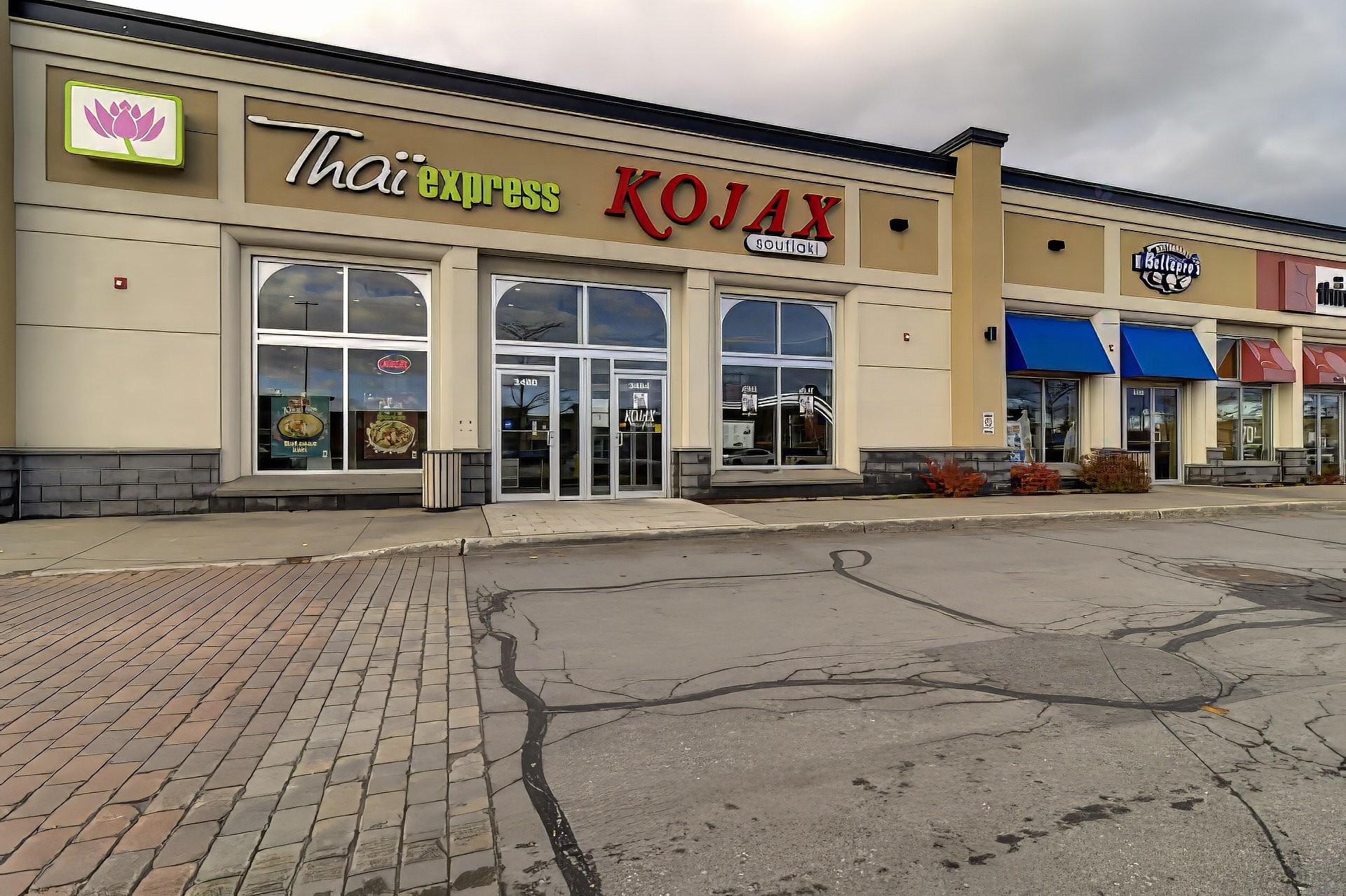 









3484


Av. des Grandes Tourelles

,
Boisbriand,




QC
J7H0A2

