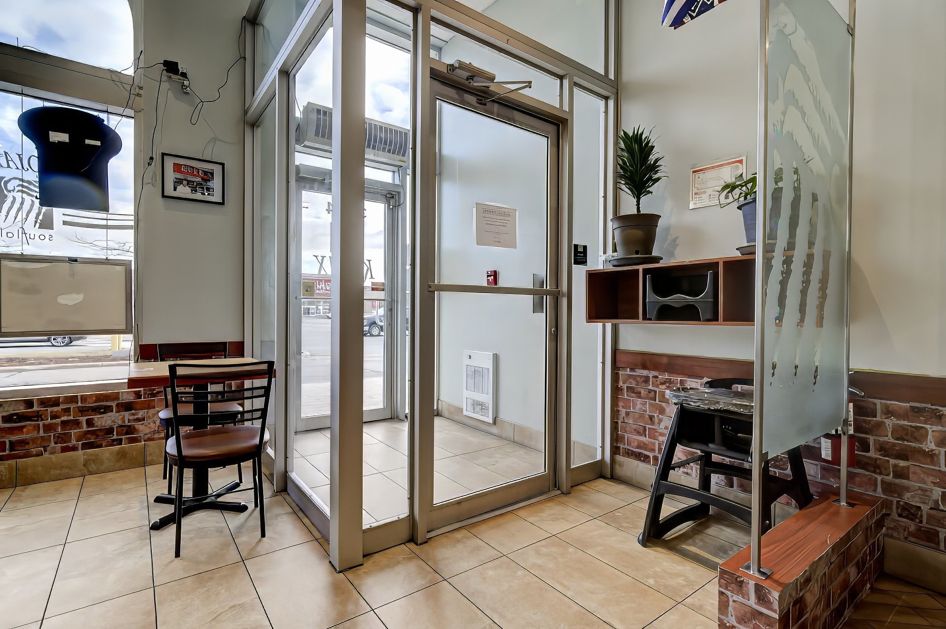 









3484


Av. des Grandes Tourelles

,
Boisbriand,




QC
J7H0A2

