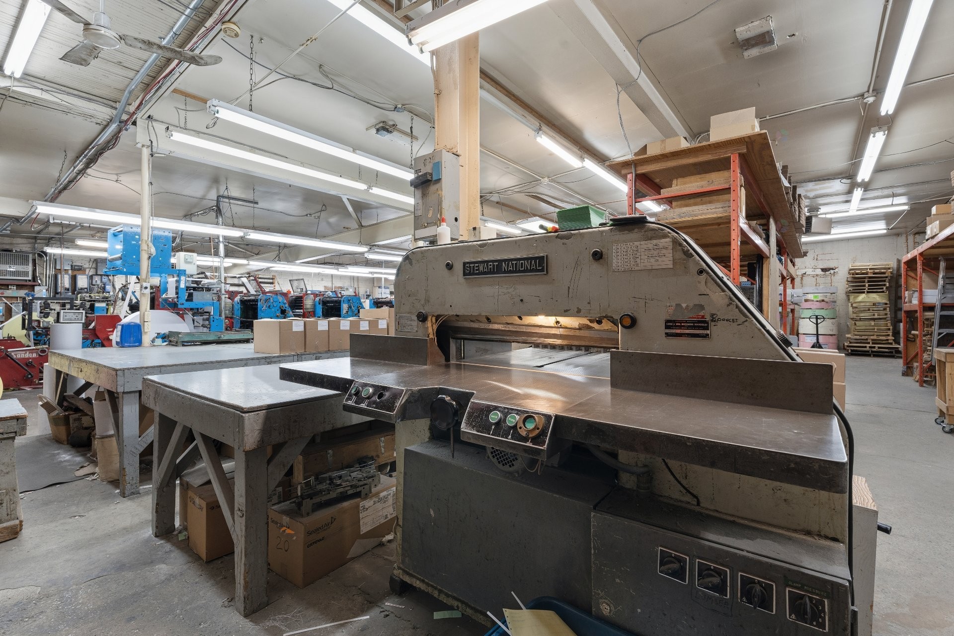 









11905

 - 11915


Av. Bellevois

,
Montréal (Montréal-Nord),




QC
H1H3G2

