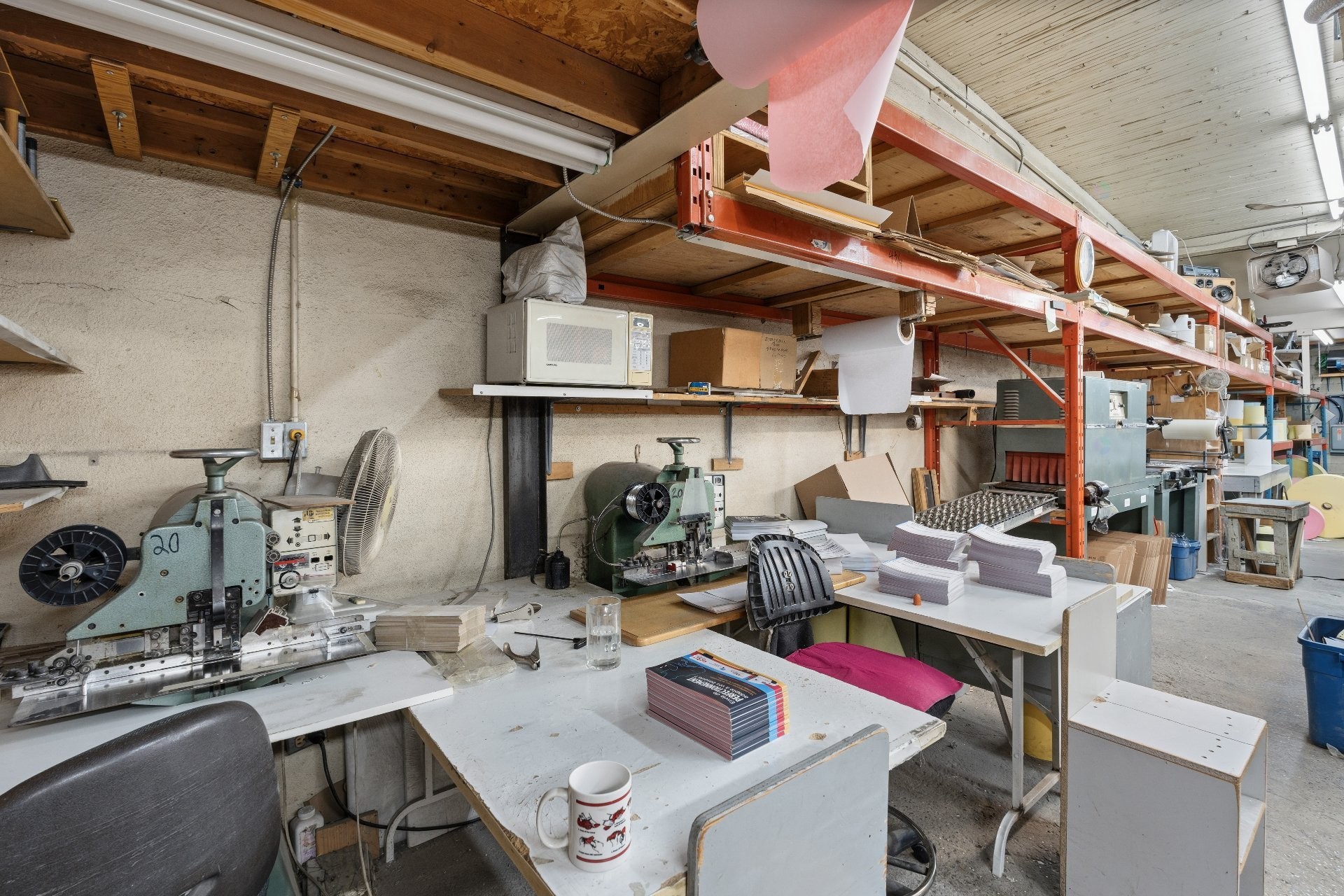 









11905

 - 11915


Av. Bellevois

,
Montréal (Montréal-Nord),




QC
H1H3G2

