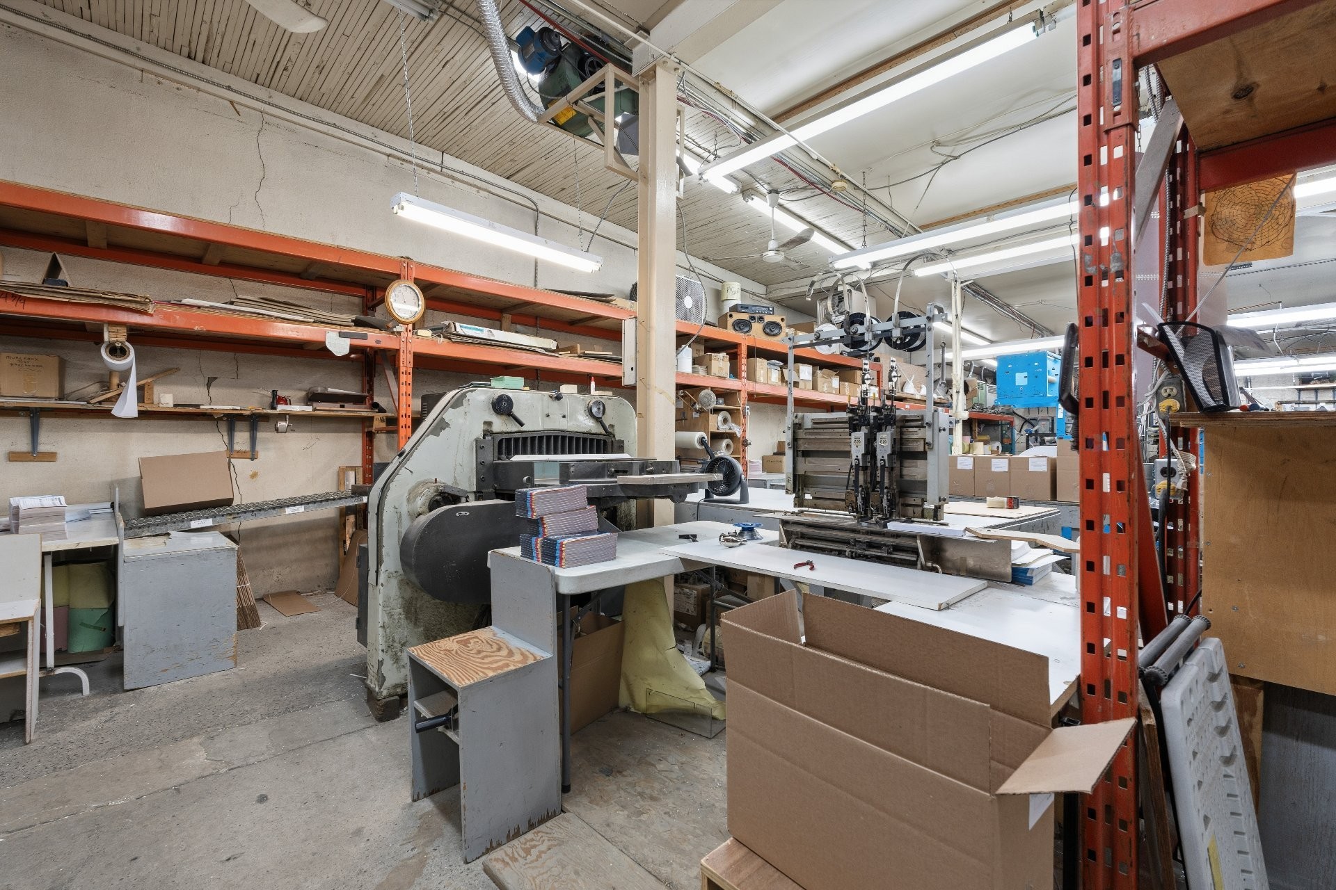 









11905

 - 11915


Av. Bellevois

,
Montréal (Montréal-Nord),




QC
H1H3G2

