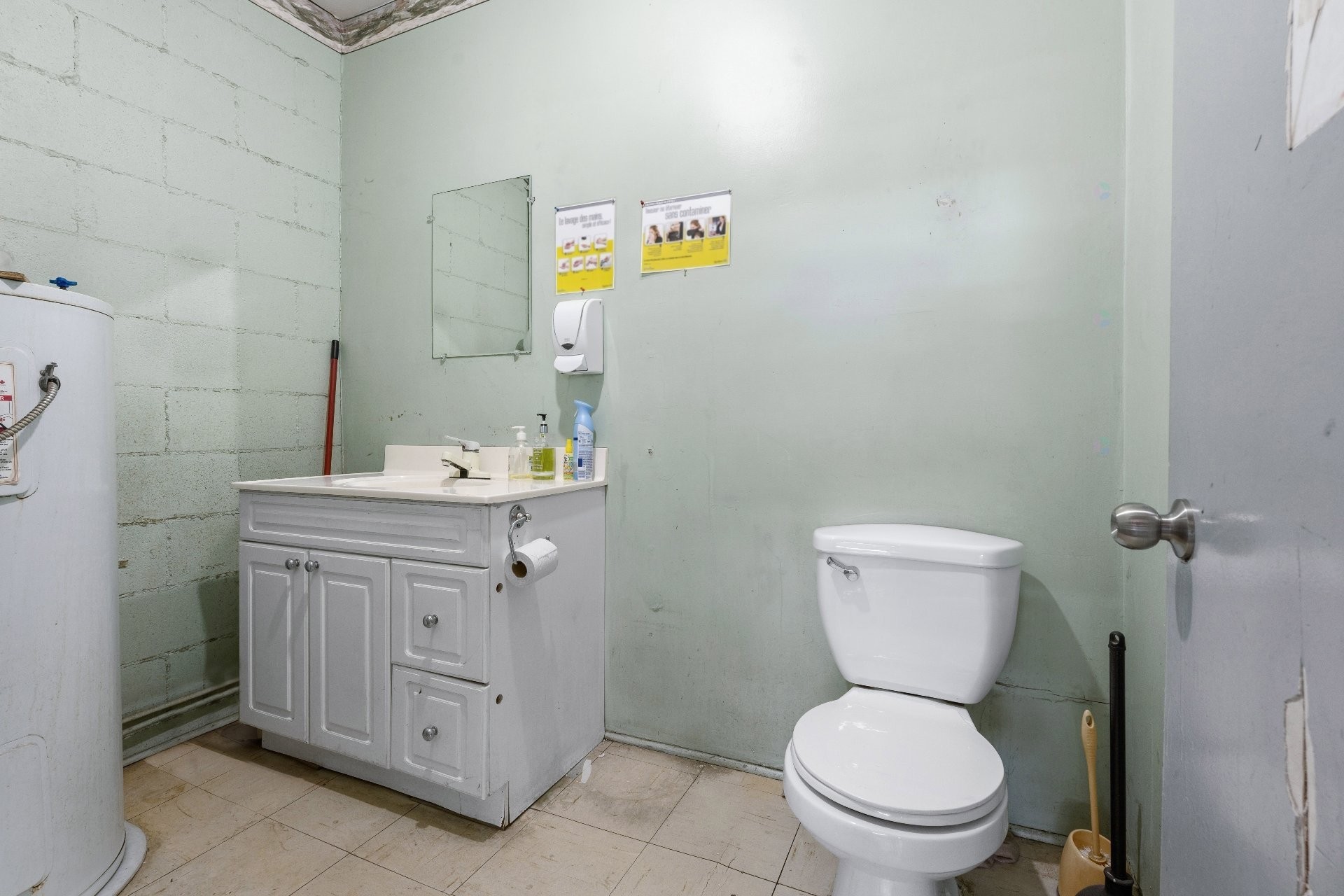 









11905

 - 11915


Av. Bellevois

,
Montréal (Montréal-Nord),




QC
H1H3G2

