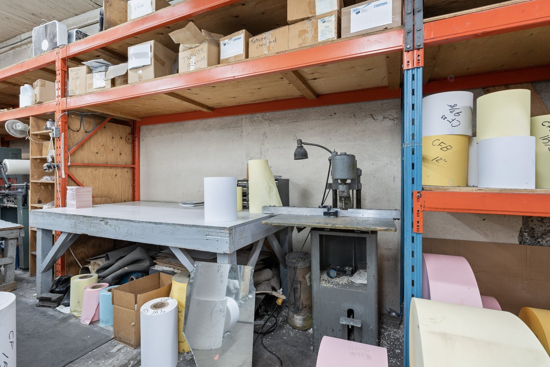 









11905

 - 11915


Av. Bellevois

,
Montréal (Montréal-Nord),




QC
H1H3G2

