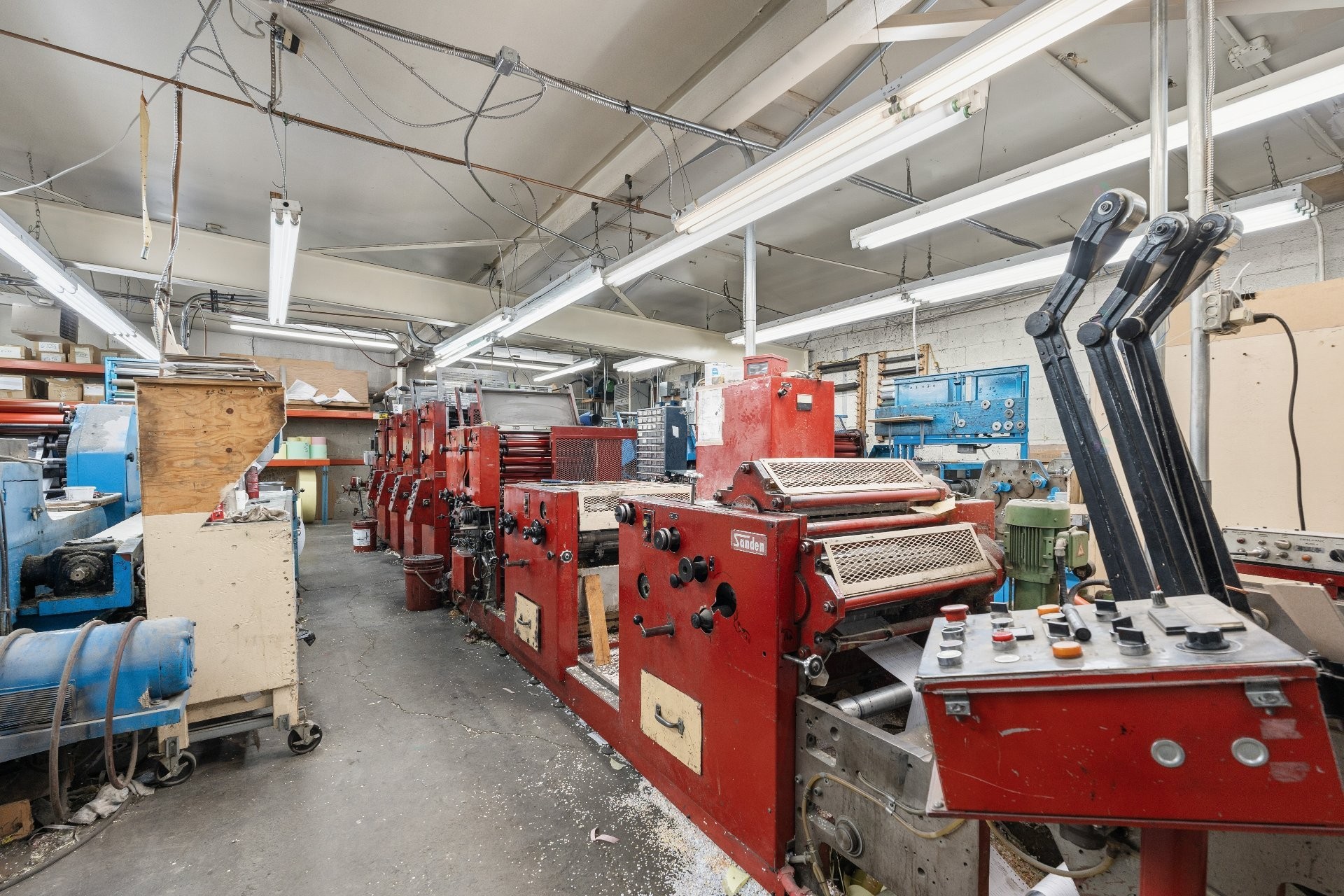 









11905

 - 11915


Av. Bellevois

,
Montréal (Montréal-Nord),




QC
H1H3G2

