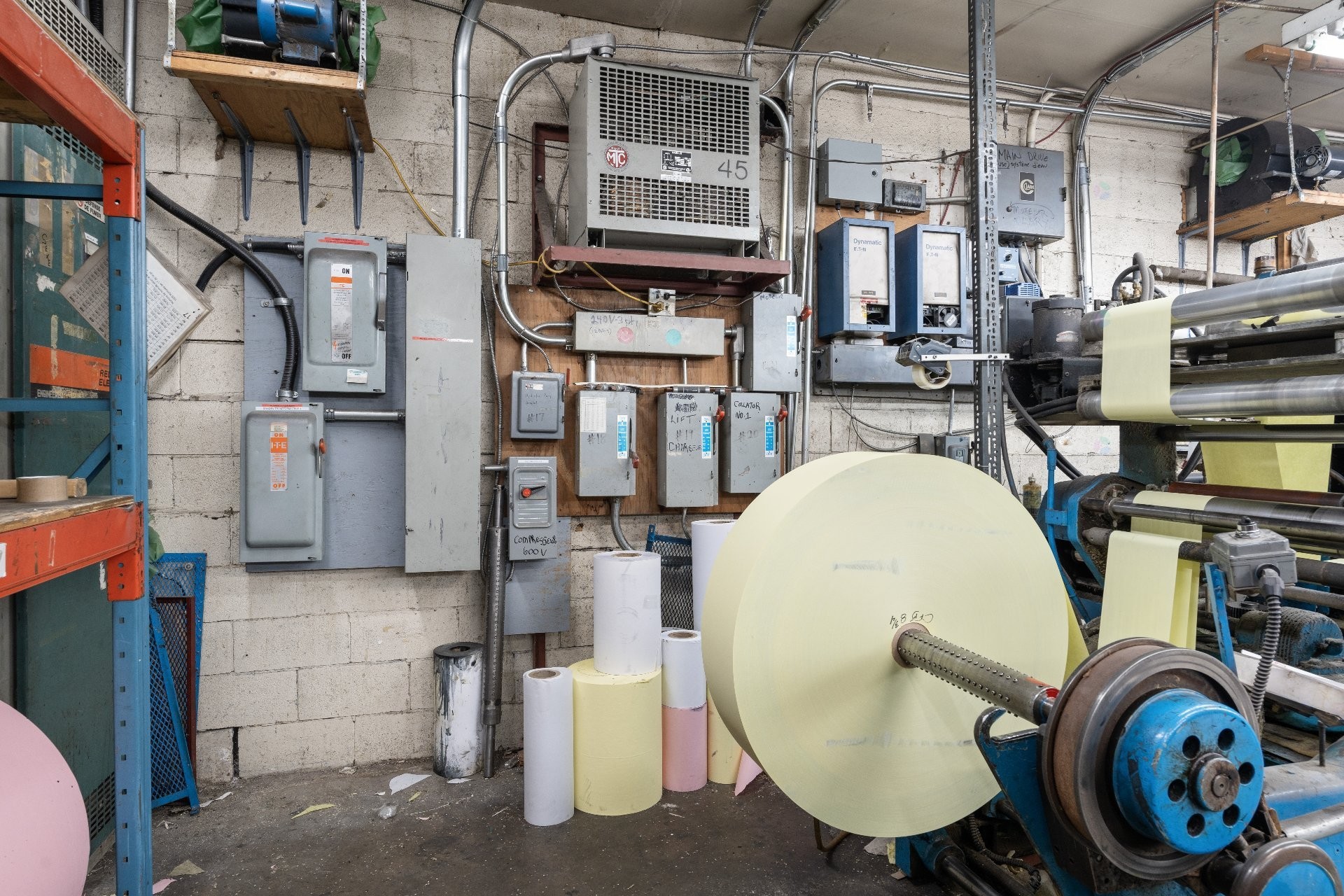 









11905

 - 11915


Av. Bellevois

,
Montréal (Montréal-Nord),




QC
H1H3G2

