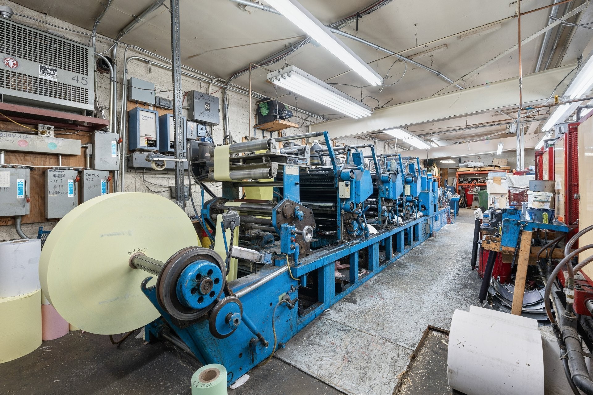 









11905

 - 11915


Av. Bellevois

,
Montréal (Montréal-Nord),




QC
H1H3G2

