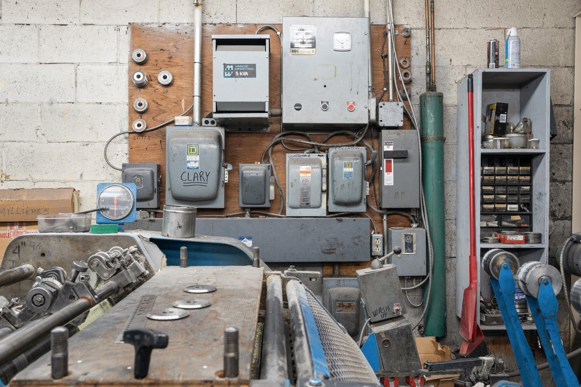 









11905

 - 11915


Av. Bellevois

,
Montréal (Montréal-Nord),




QC
H1H3G2

