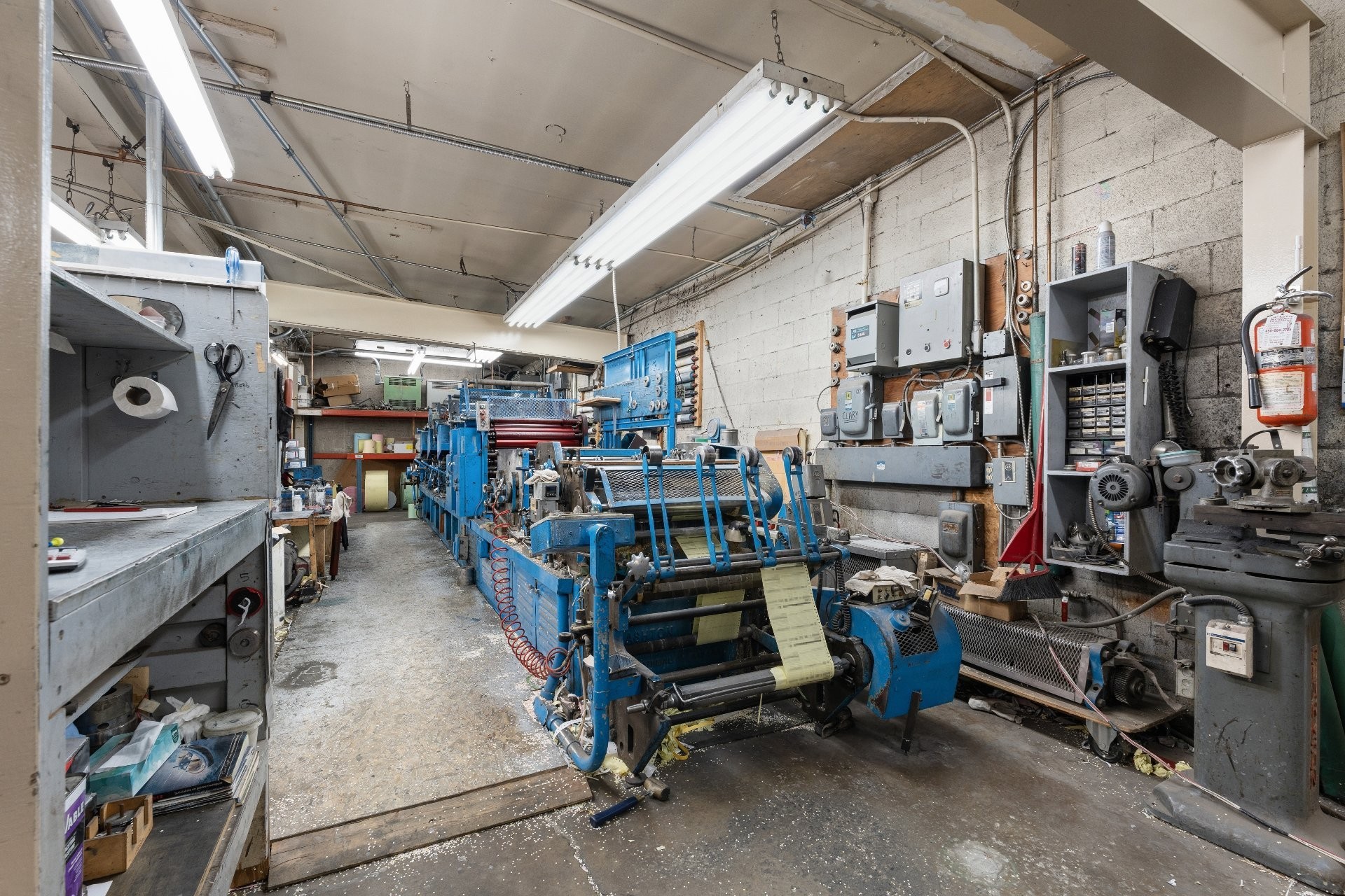 









11905

 - 11915


Av. Bellevois

,
Montréal (Montréal-Nord),




QC
H1H3G2

