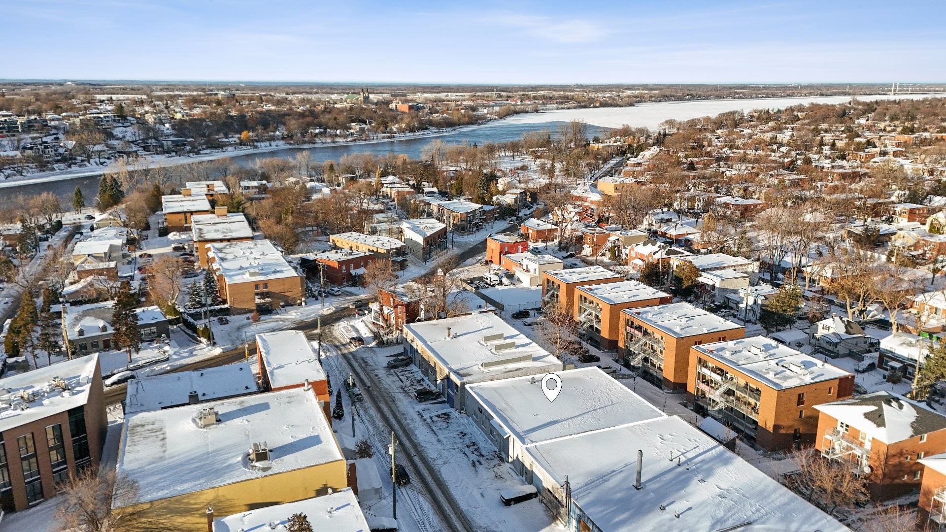 









11905

 - 11915


Av. Bellevois

,
Montréal (Montréal-Nord),




QC
H1H3G2

