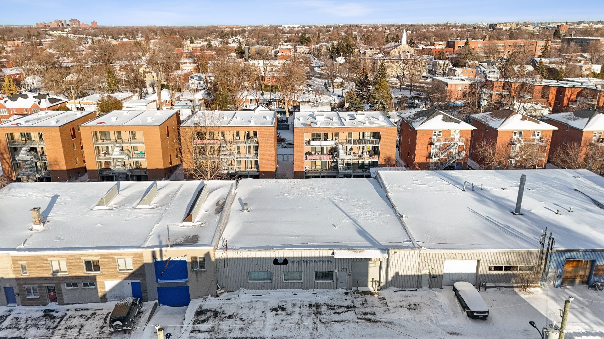 









11905

 - 11915


Av. Bellevois

,
Montréal (Montréal-Nord),




QC
H1H3G2

