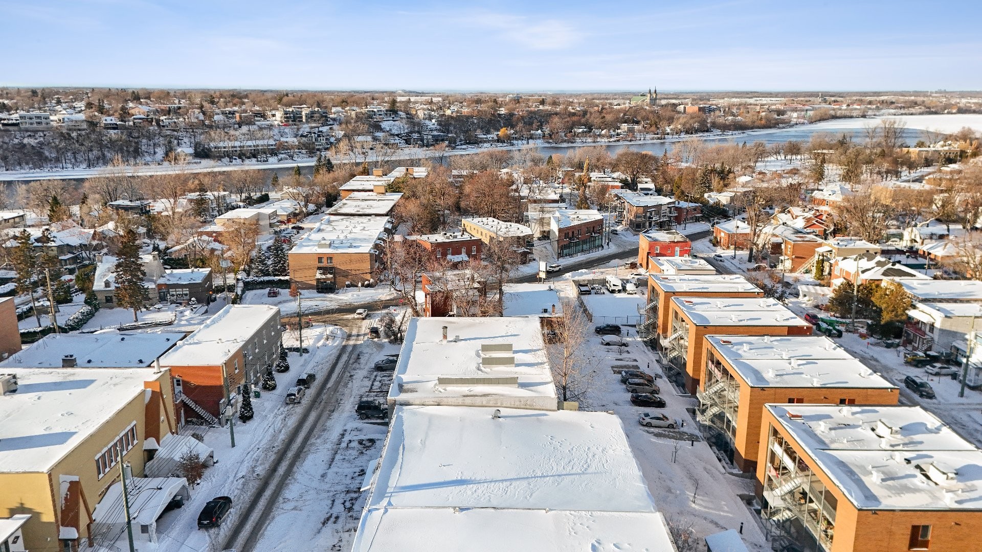 









11905

 - 11915


Av. Bellevois

,
Montréal (Montréal-Nord),




QC
H1H3G2

