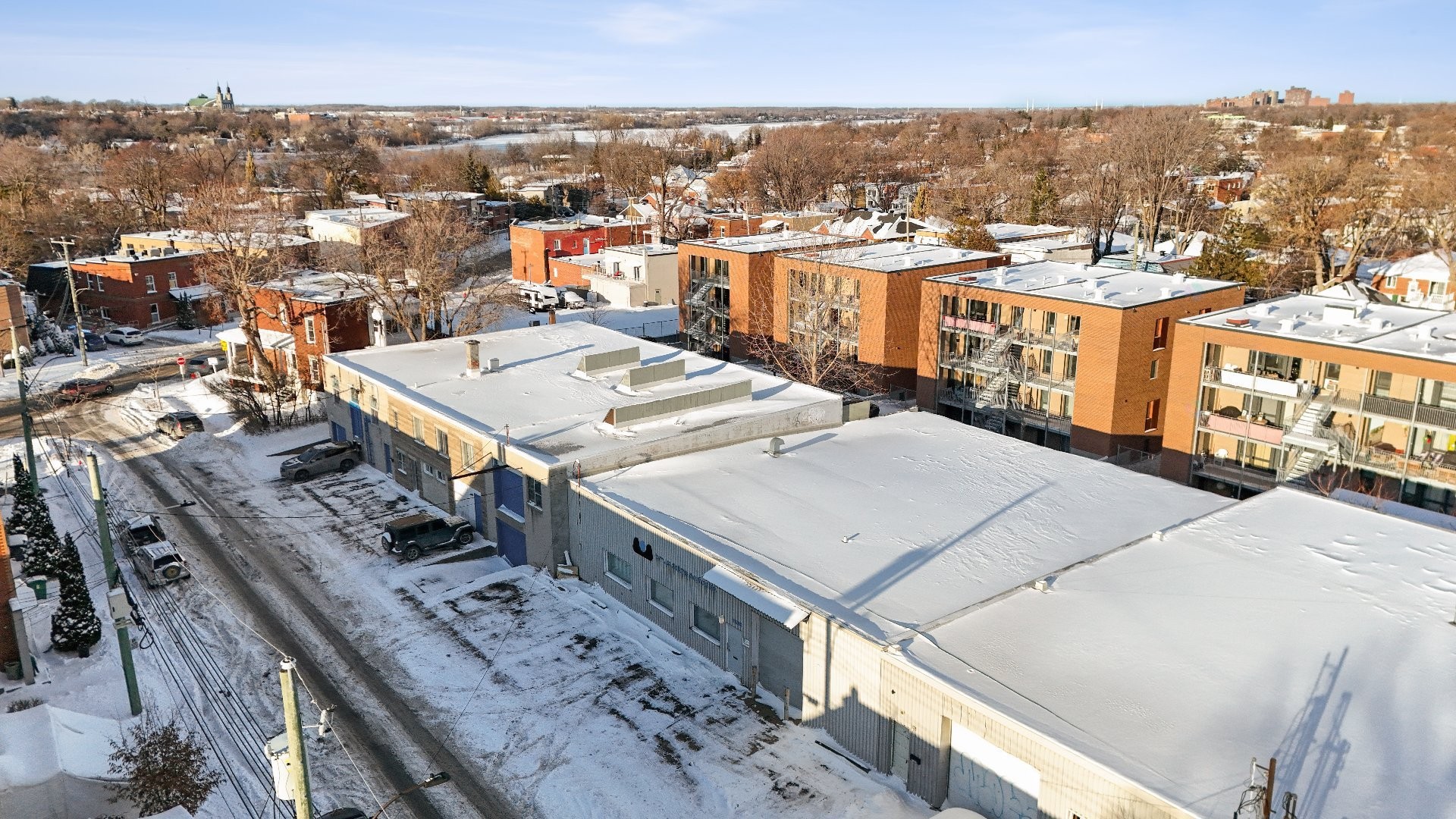 









11905

 - 11915


Av. Bellevois

,
Montréal (Montréal-Nord),




QC
H1H3G2

