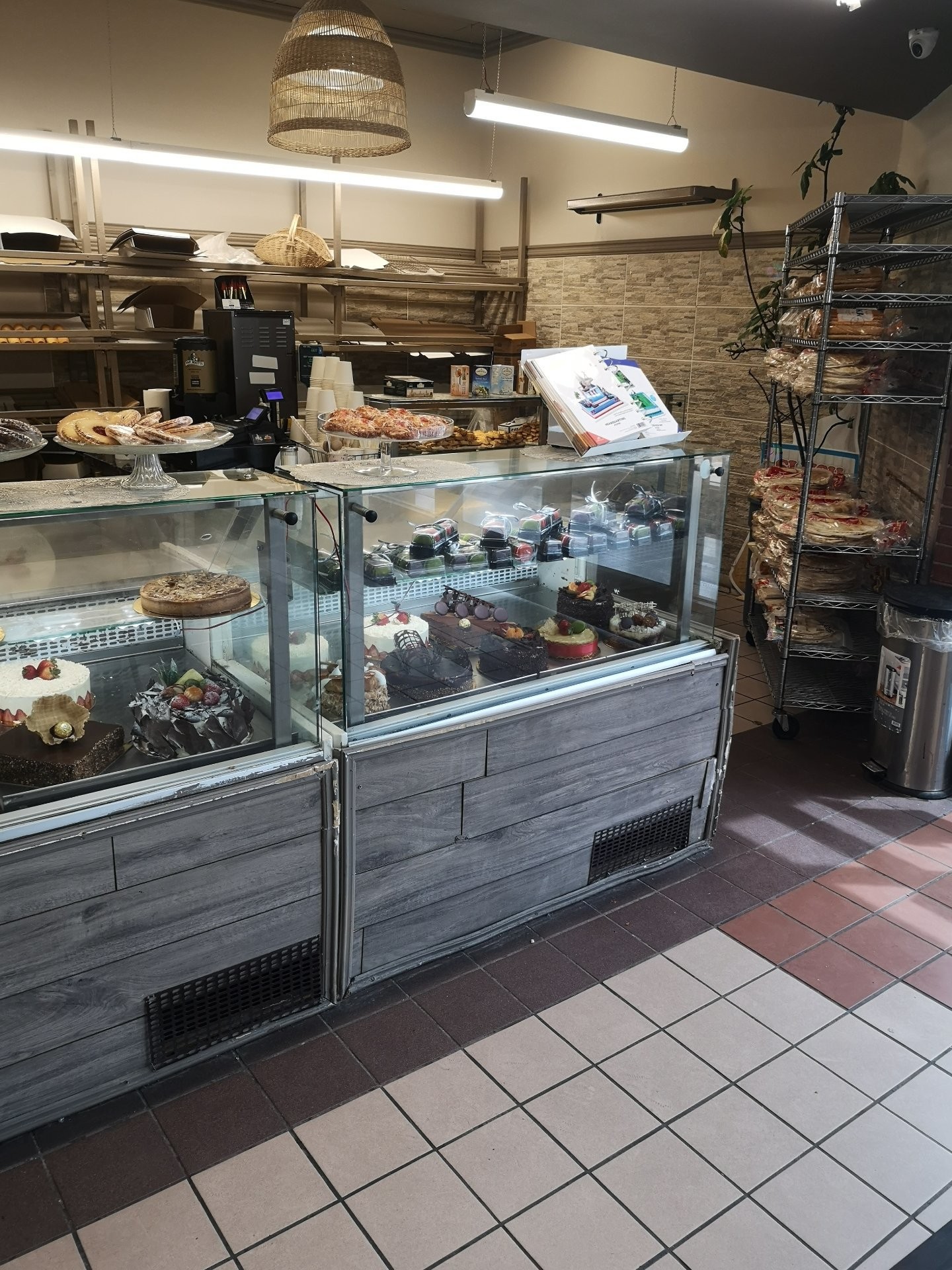 









740


Boul. de la Côte-Vertu

, 172,
Montréal (Saint-Laurent),




QC
H4L5C8

