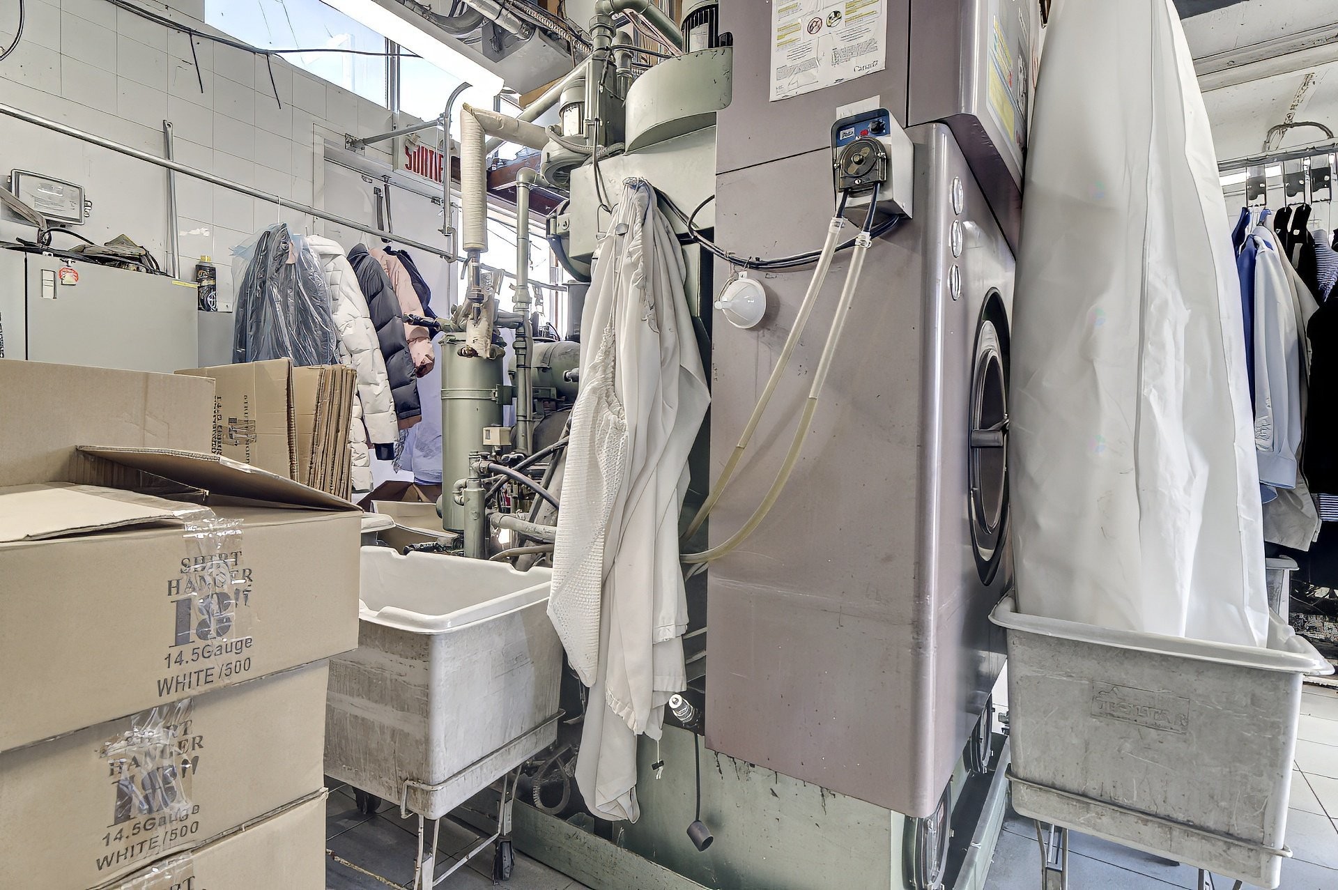 









11685


Boul. de Pierrefonds

,
Montréal (Pierrefonds-Roxboro),




QC
H9A1A1

