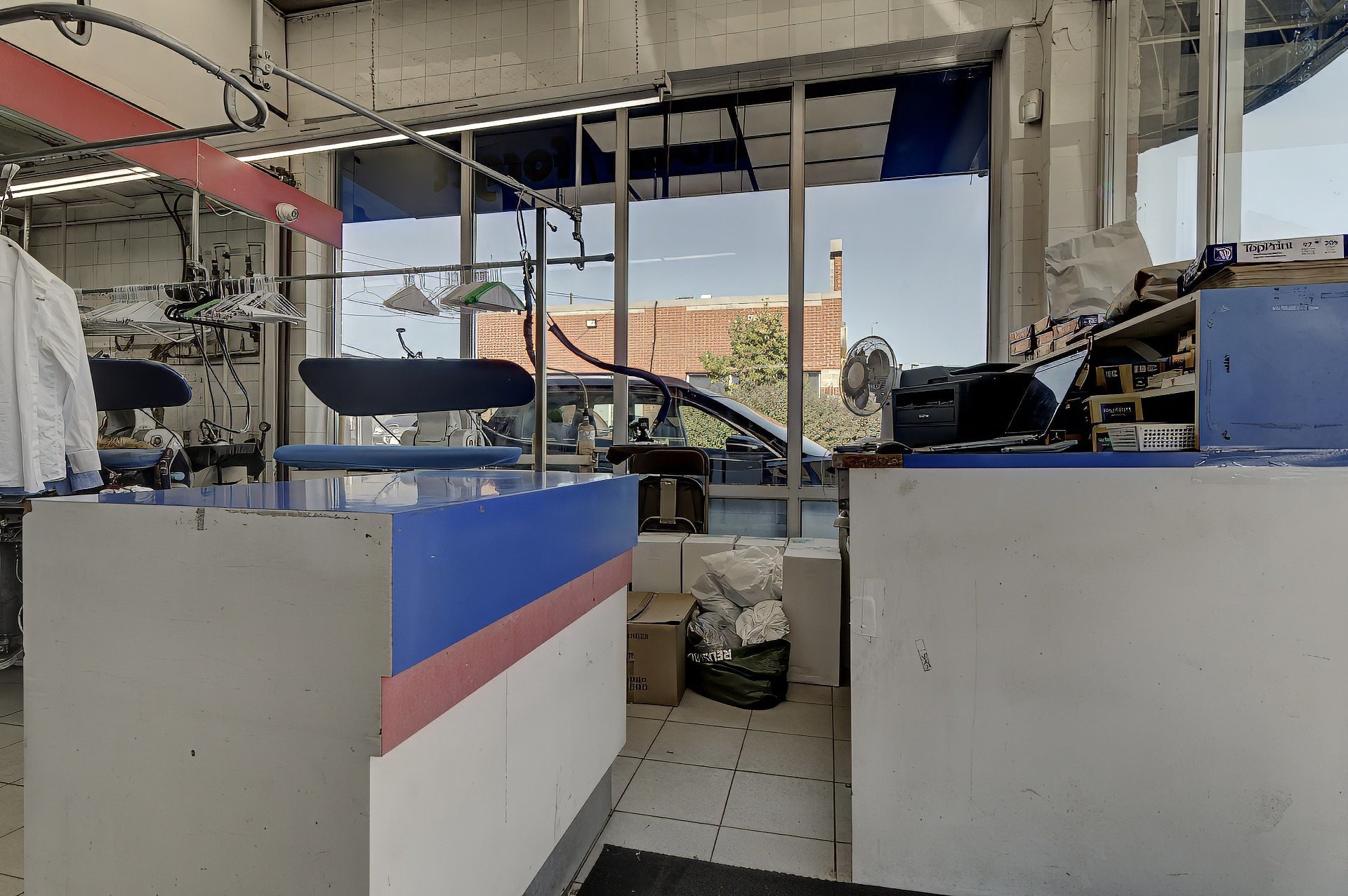 









11685


Boul. de Pierrefonds

,
Montréal (Pierrefonds-Roxboro),




QC
H9A1A1

