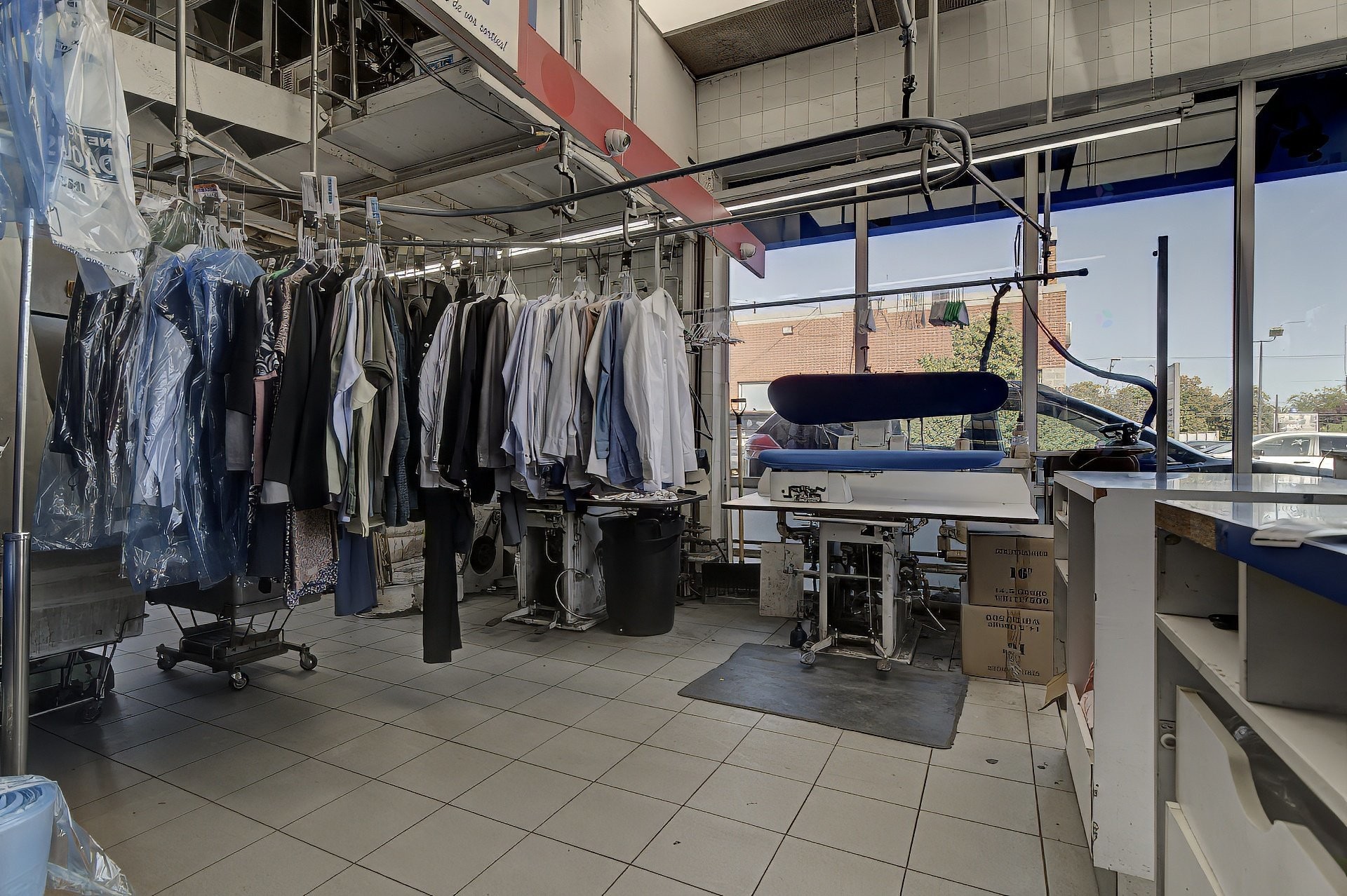 









11685


Boul. de Pierrefonds

,
Montréal (Pierrefonds-Roxboro),




QC
H9A1A1

