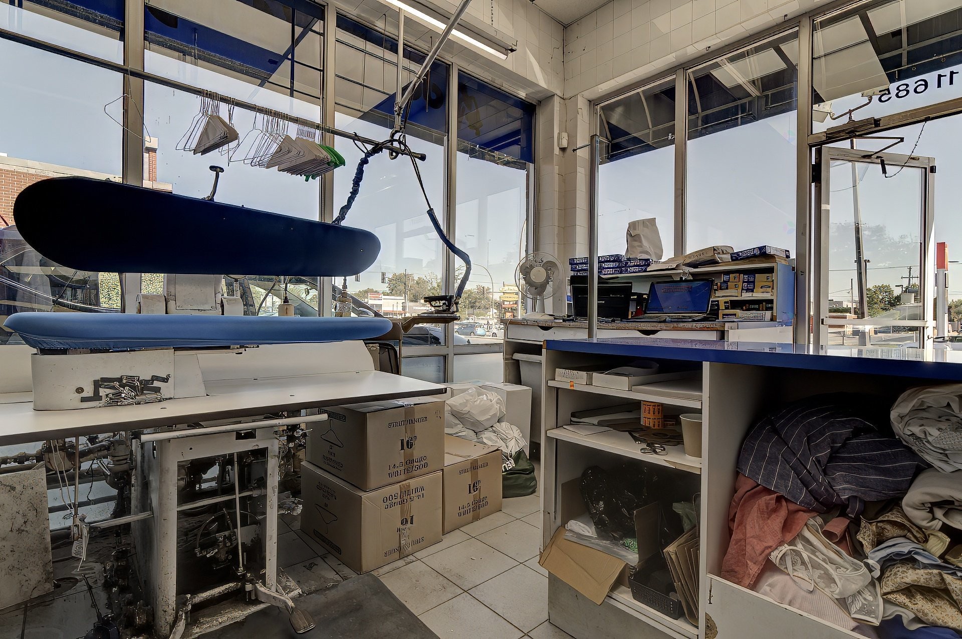 









11685


Boul. de Pierrefonds

,
Montréal (Pierrefonds-Roxboro),




QC
H9A1A1

