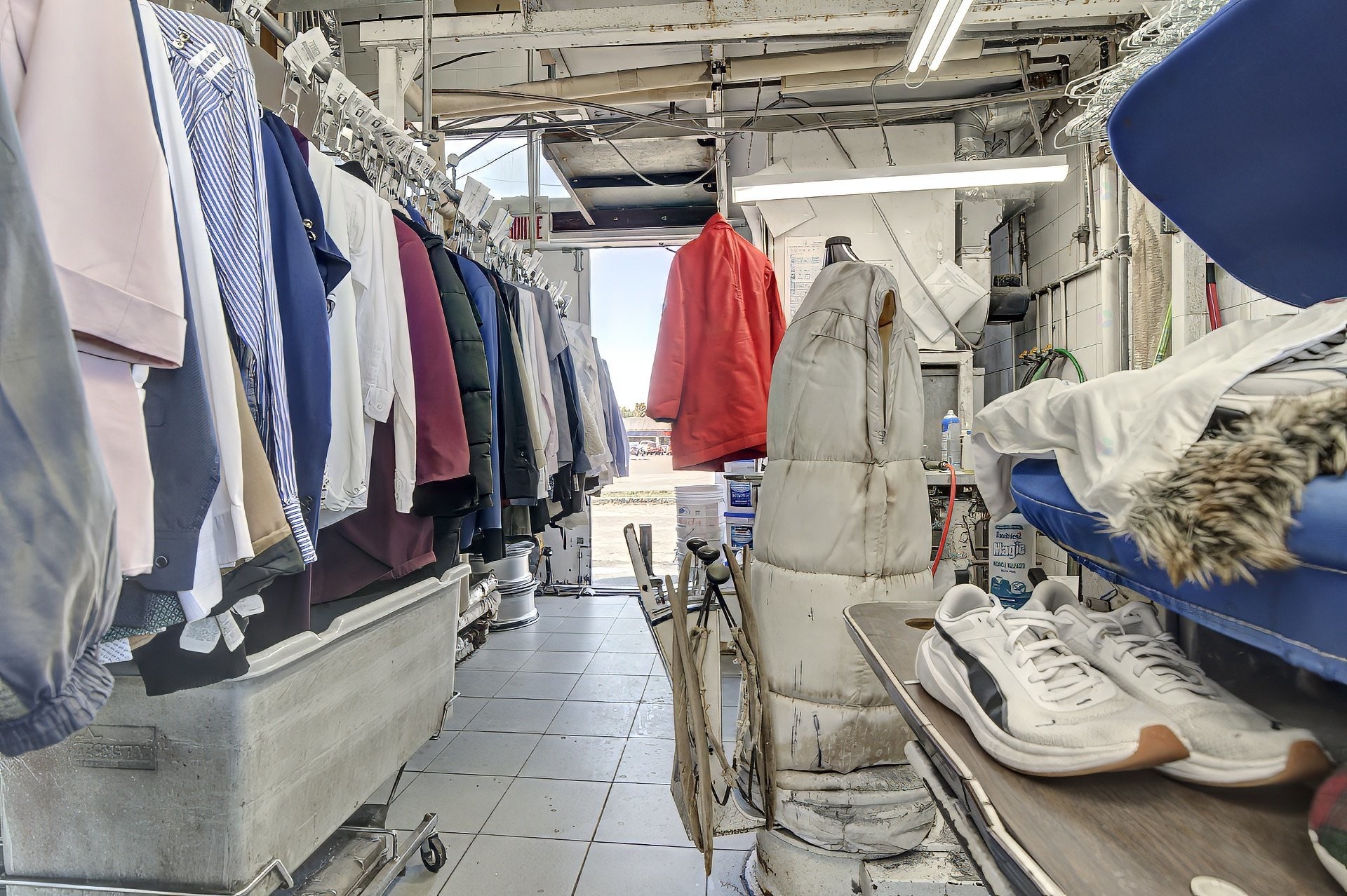 









11685


Boul. de Pierrefonds

,
Montréal (Pierrefonds-Roxboro),




QC
H9A1A1

