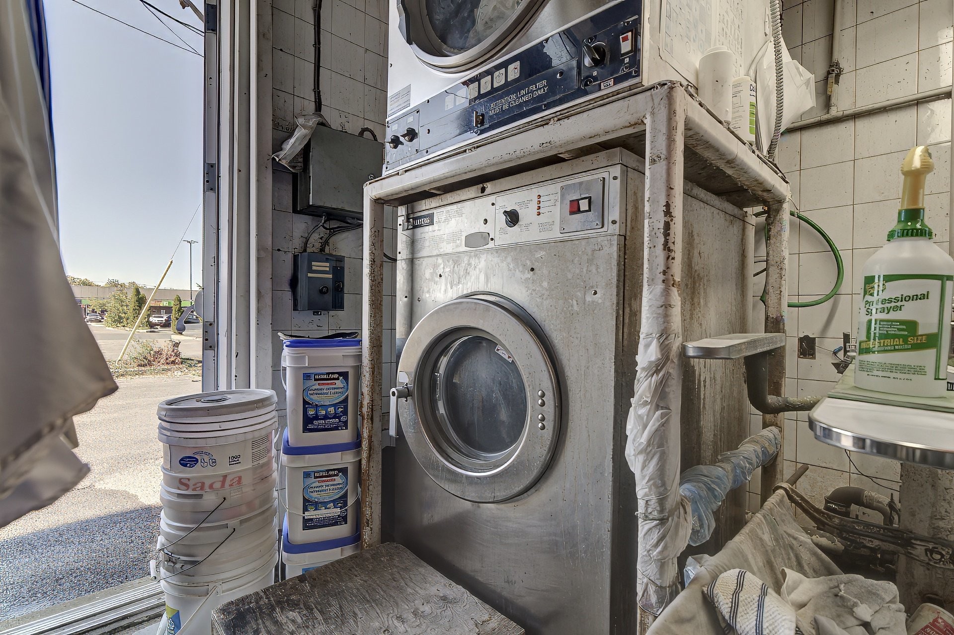 









11685


Boul. de Pierrefonds

,
Montréal (Pierrefonds-Roxboro),




QC
H9A1A1

