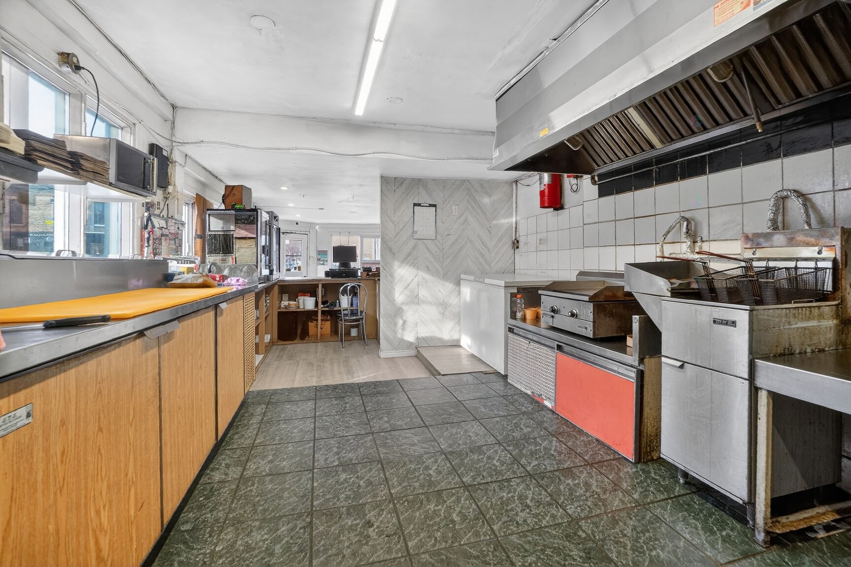 









1992


Rue Wellington

,
Montréal (Le Sud-Ouest),




QC
H3K1W6

