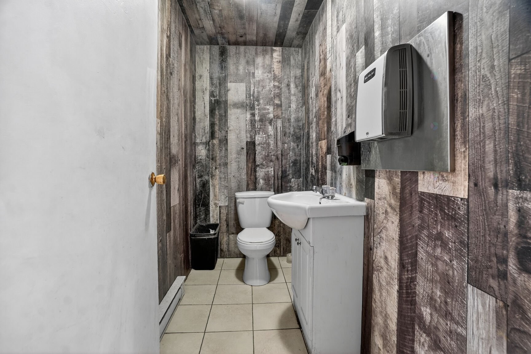 









1992


Rue Wellington

,
Montréal (Le Sud-Ouest),




QC
H3K1W6

