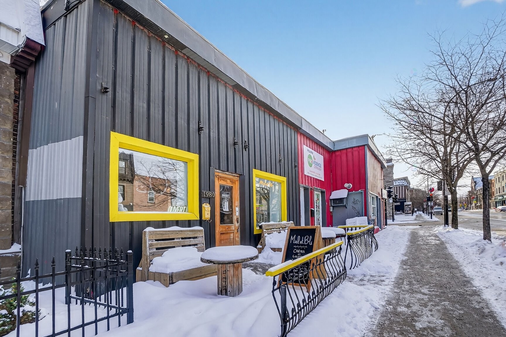 









1992


Rue Wellington

,
Montréal (Le Sud-Ouest),




QC
H3K1W6

