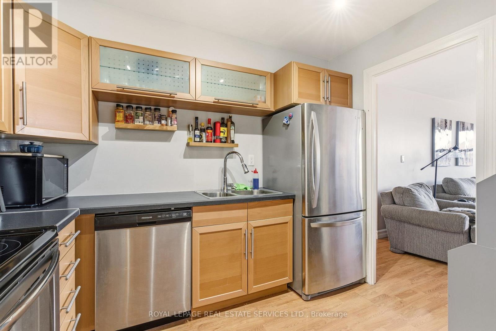 












602 - 2263 MARINE DRIVE

,
Oakville,




Ontario
L6L5K1

