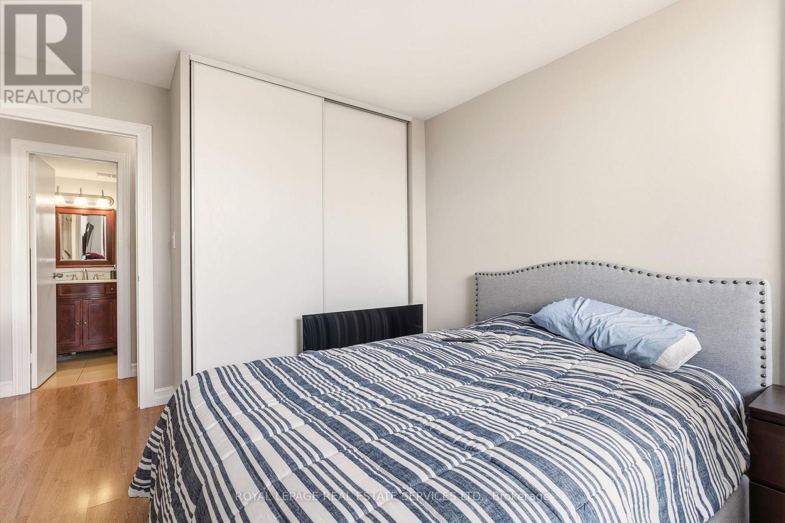 












602 - 2263 MARINE DRIVE

,
Oakville,




Ontario
L6L5K1

