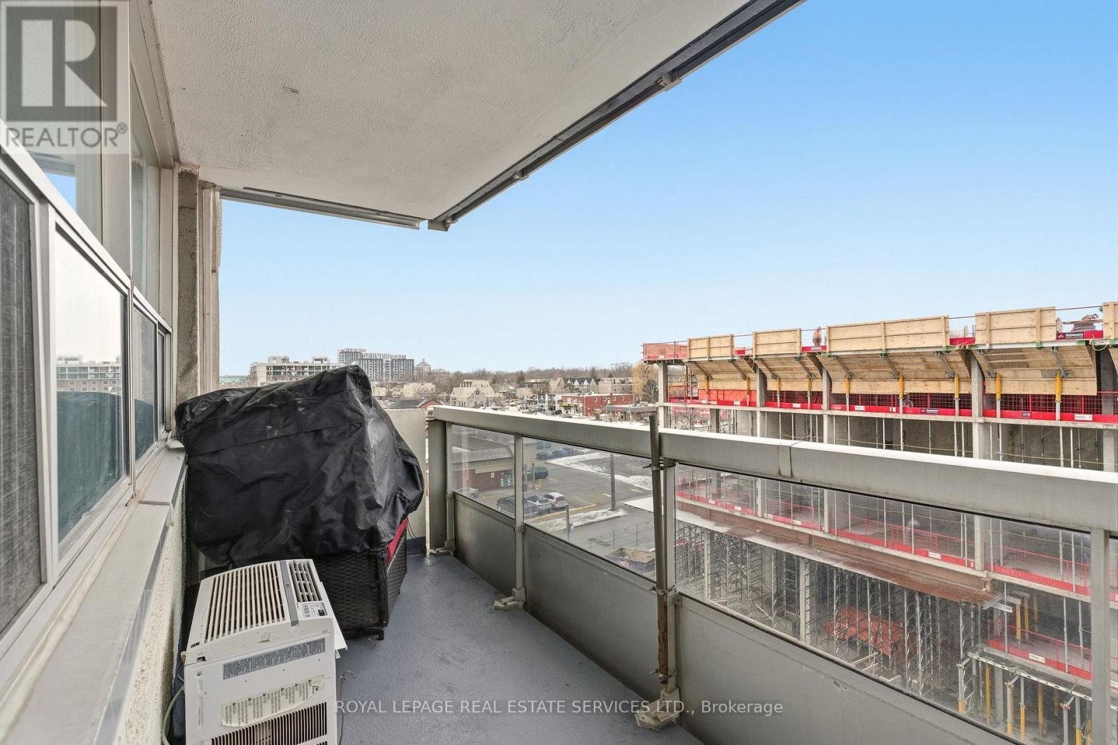 












602 - 2263 MARINE DRIVE

,
Oakville,




Ontario
L6L5K1

