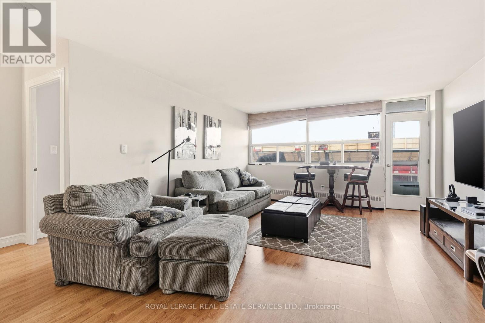 












602 - 2263 MARINE DRIVE

,
Oakville,




Ontario
L6L5K1

