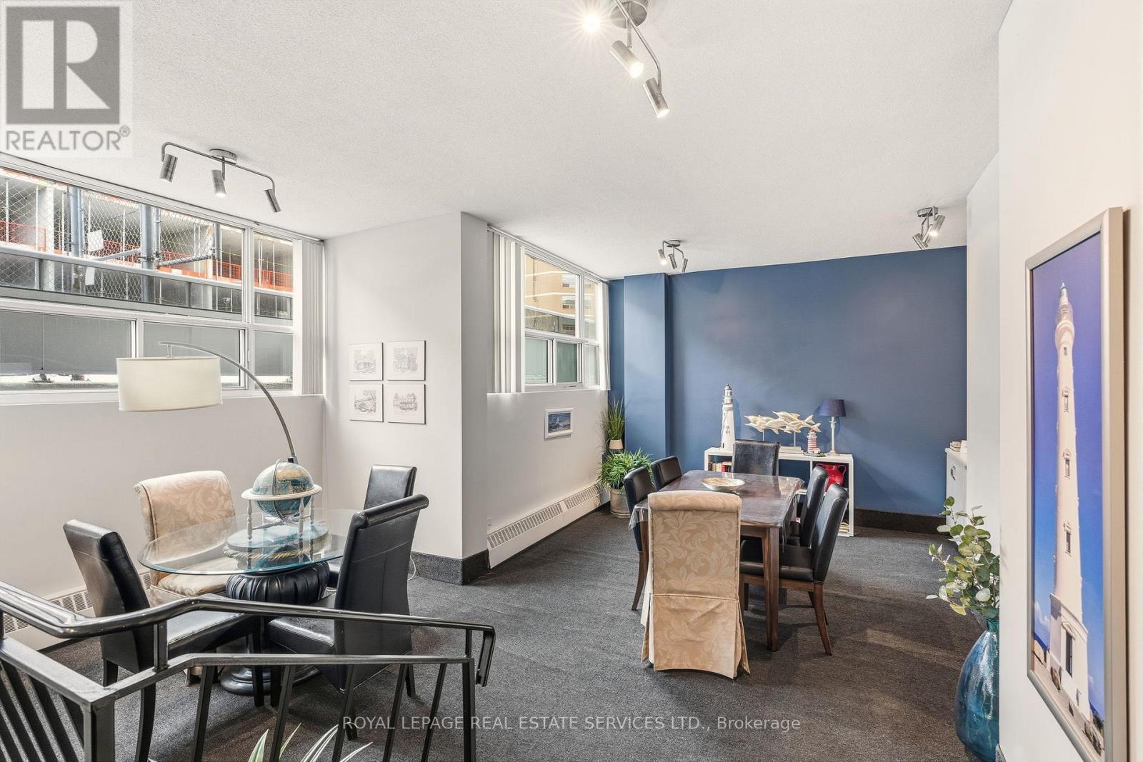 












602 - 2263 MARINE DRIVE

,
Oakville,




Ontario
L6L5K1

