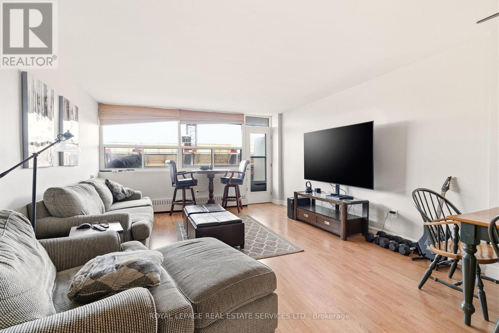 












602 - 2263 MARINE DRIVE

,
Oakville,




Ontario
L6L5K1

