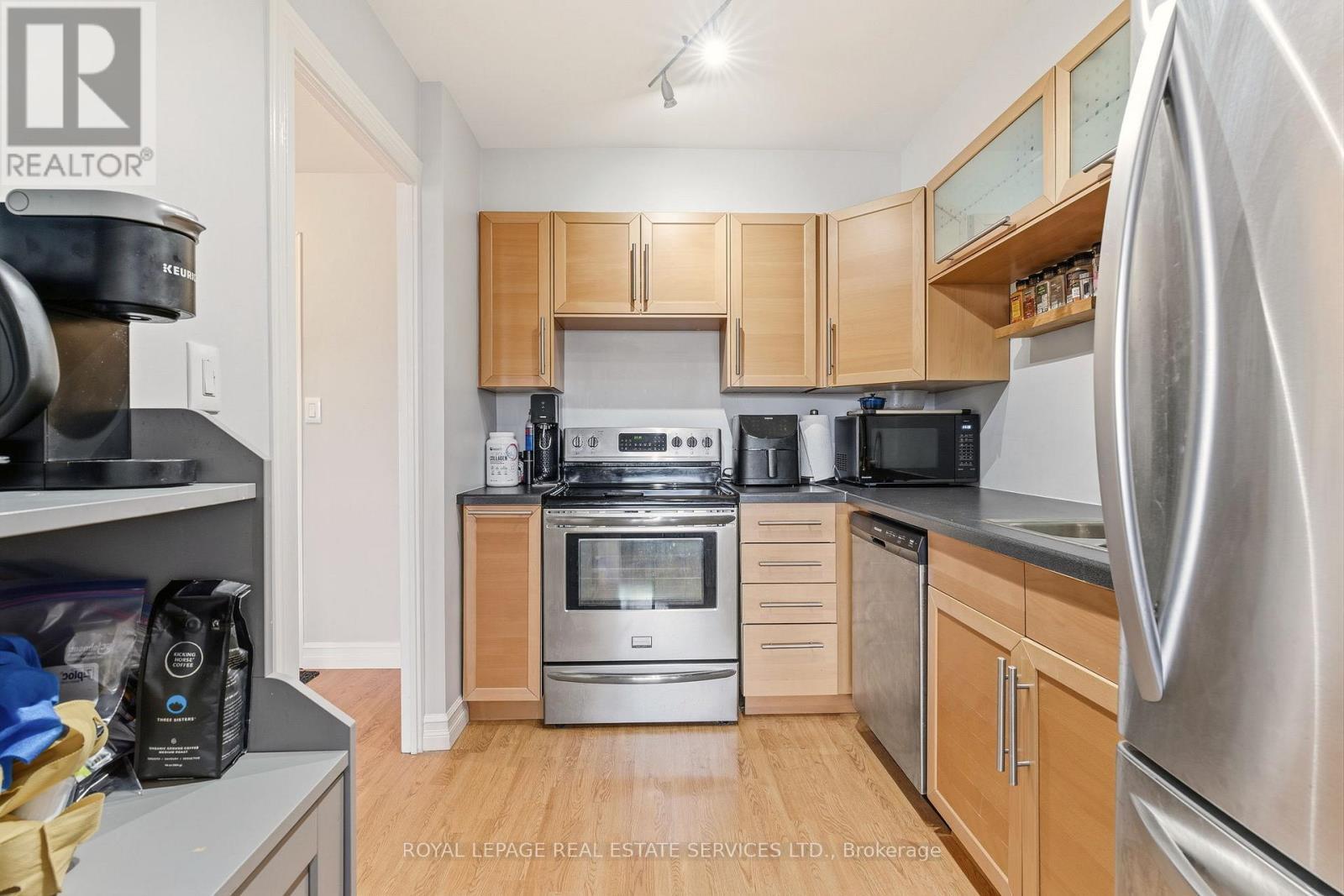 












602 - 2263 MARINE DRIVE

,
Oakville,




Ontario
L6L5K1

