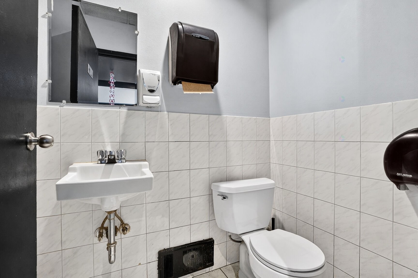 









4201


Rue de Verdun

,
Montréal (Verdun/Île-des-Soeurs),




QC
H4G1L4

