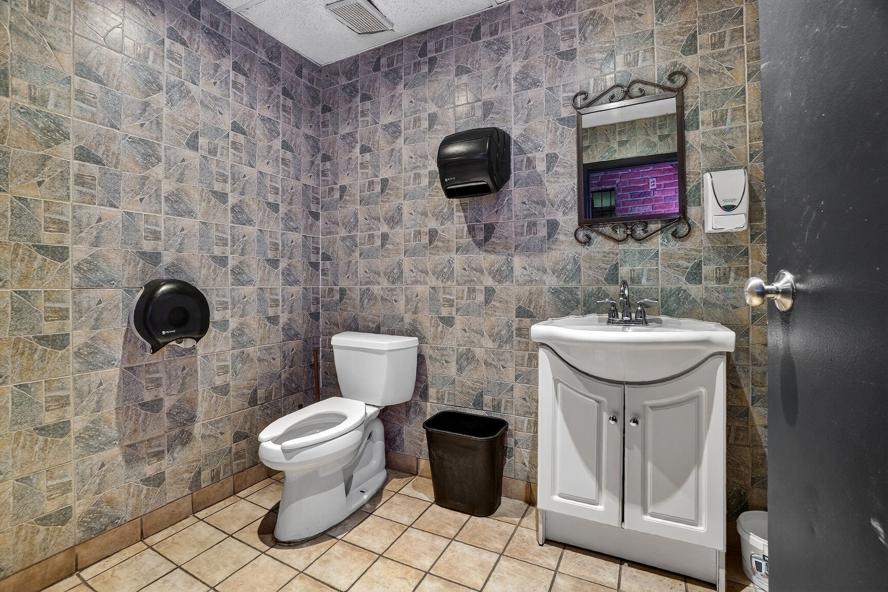 









4201


Rue de Verdun

,
Montréal (Verdun/Île-des-Soeurs),




QC
H4G1L4

