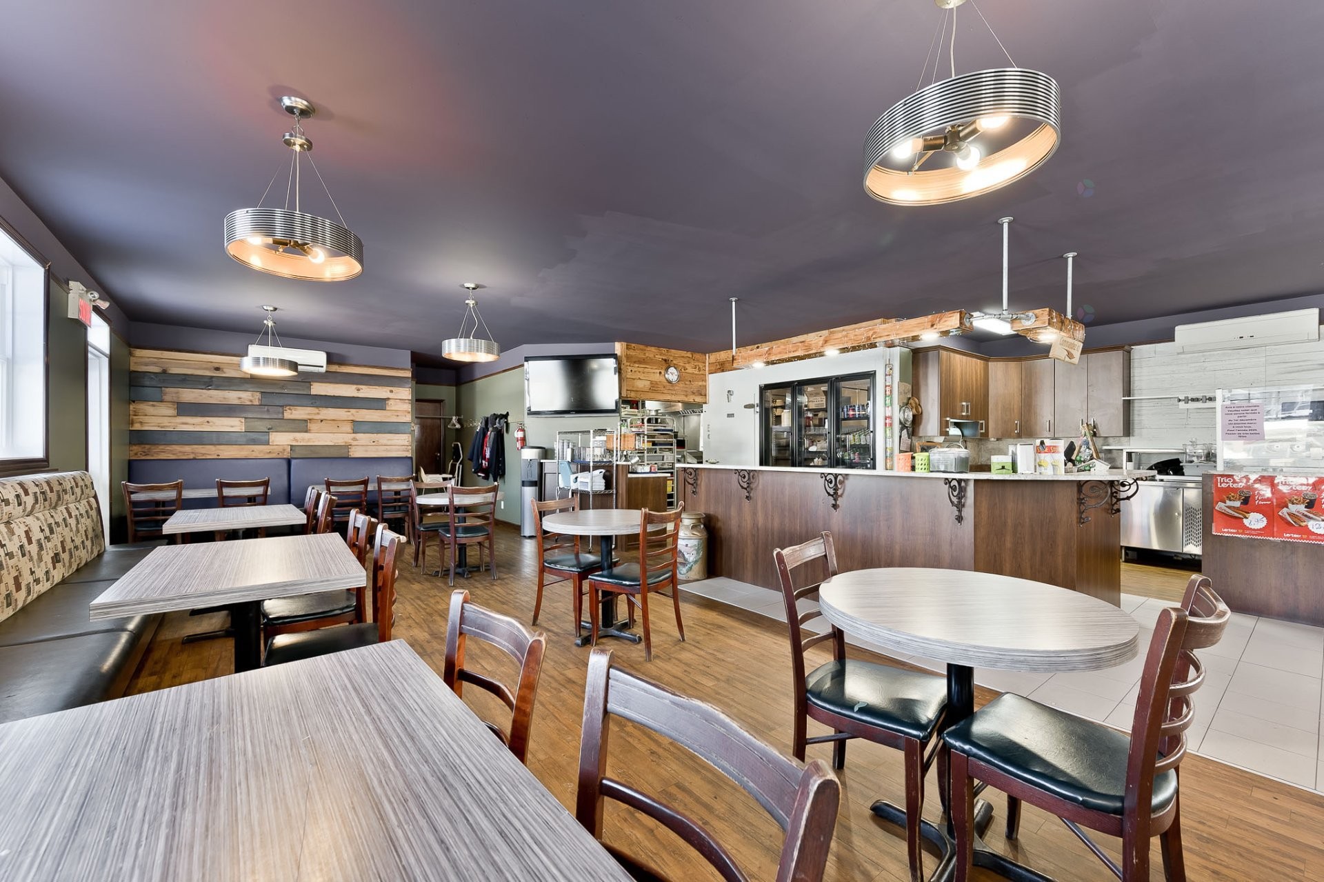 









442


Rue Principale

,
Saint-Georges-de-Windsor,




QC
J0A1J0

