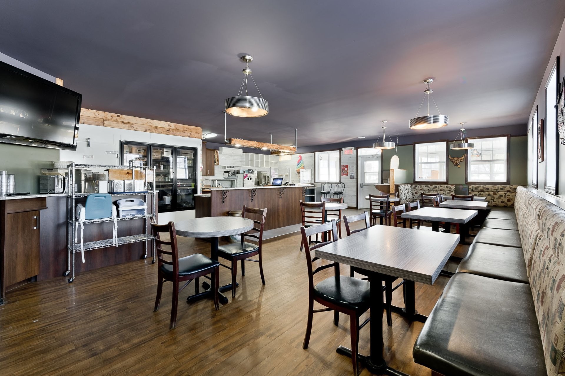 









442


Rue Principale

,
Saint-Georges-de-Windsor,




QC
J0A1J0

