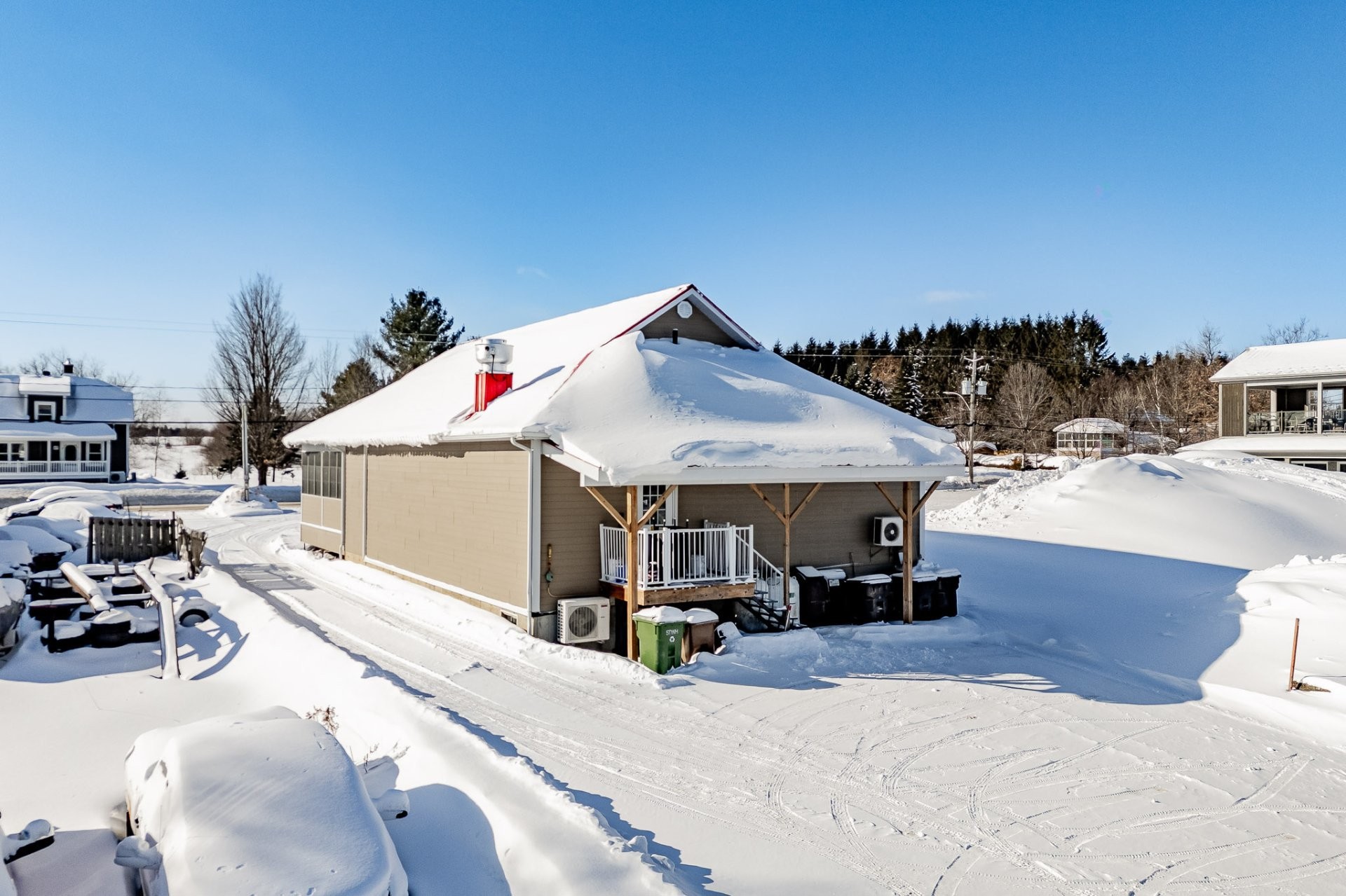 









442


Rue Principale

,
Saint-Georges-de-Windsor,




QC
J0A1J0

