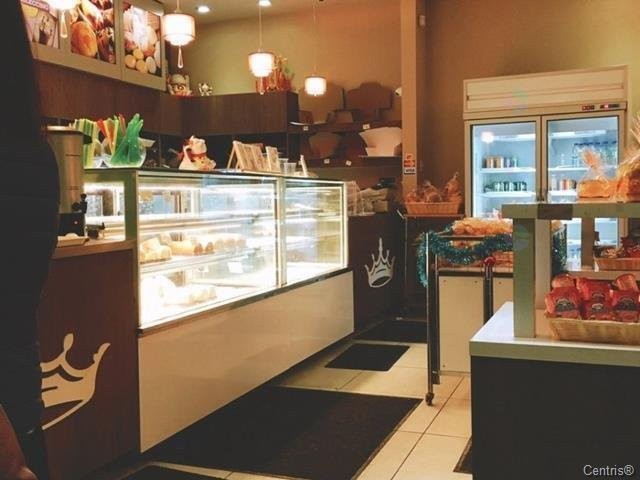 









12210


Boul. Laurentien

,
Montréal (Ahuntsic-Cartierville),




QC
H4K1M9

