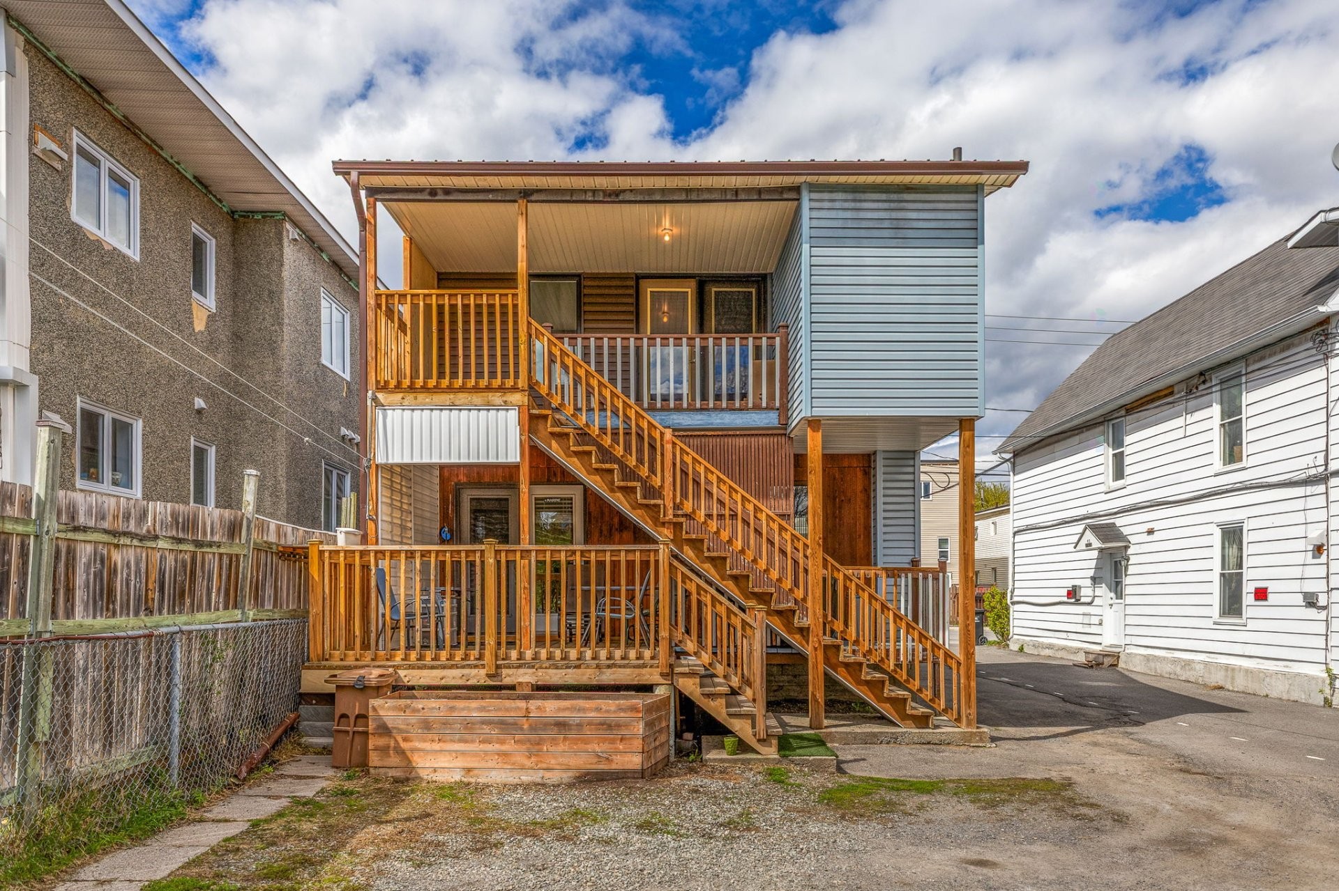 









47


Rue De Lorimier

,
Gatineau (Hull),




QC
J8Y3E1

