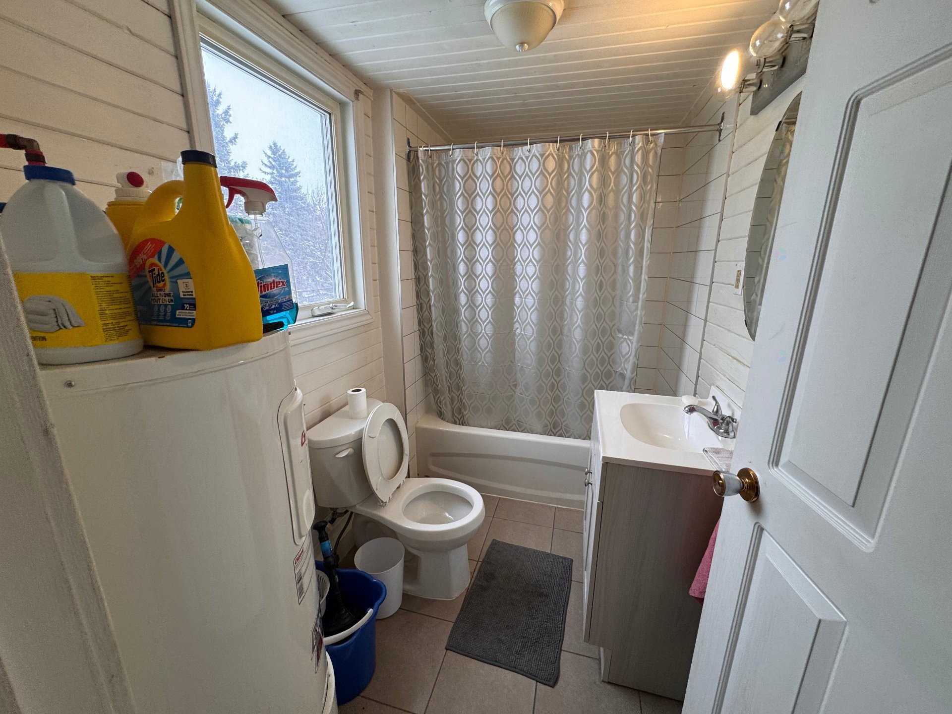 









47


Rue De Lorimier

,
Gatineau (Hull),




QC
J8Y3E1

