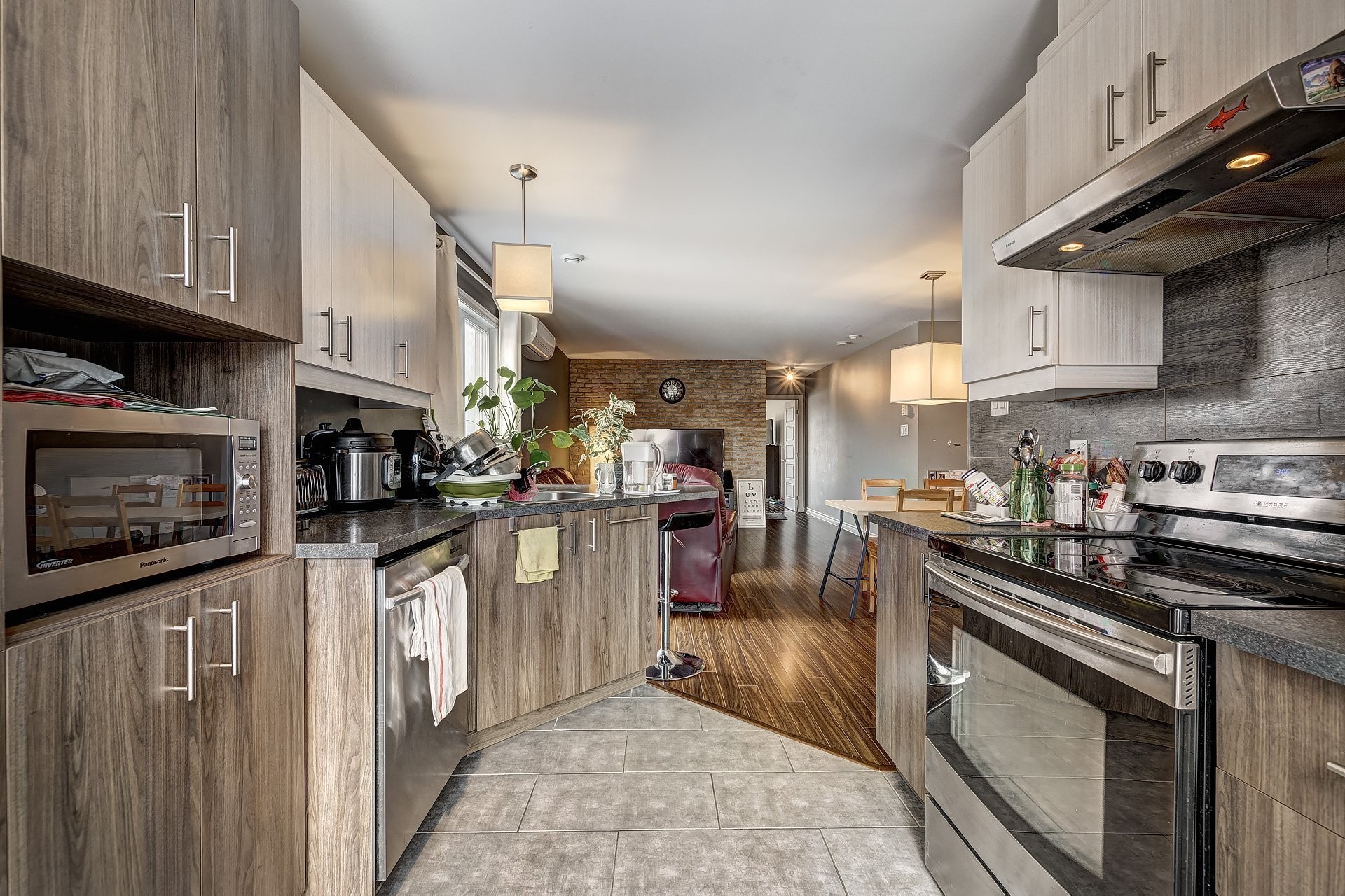 









8050


Rue de Londres

, 7,
Brossard,




QC
J4Y0K6

